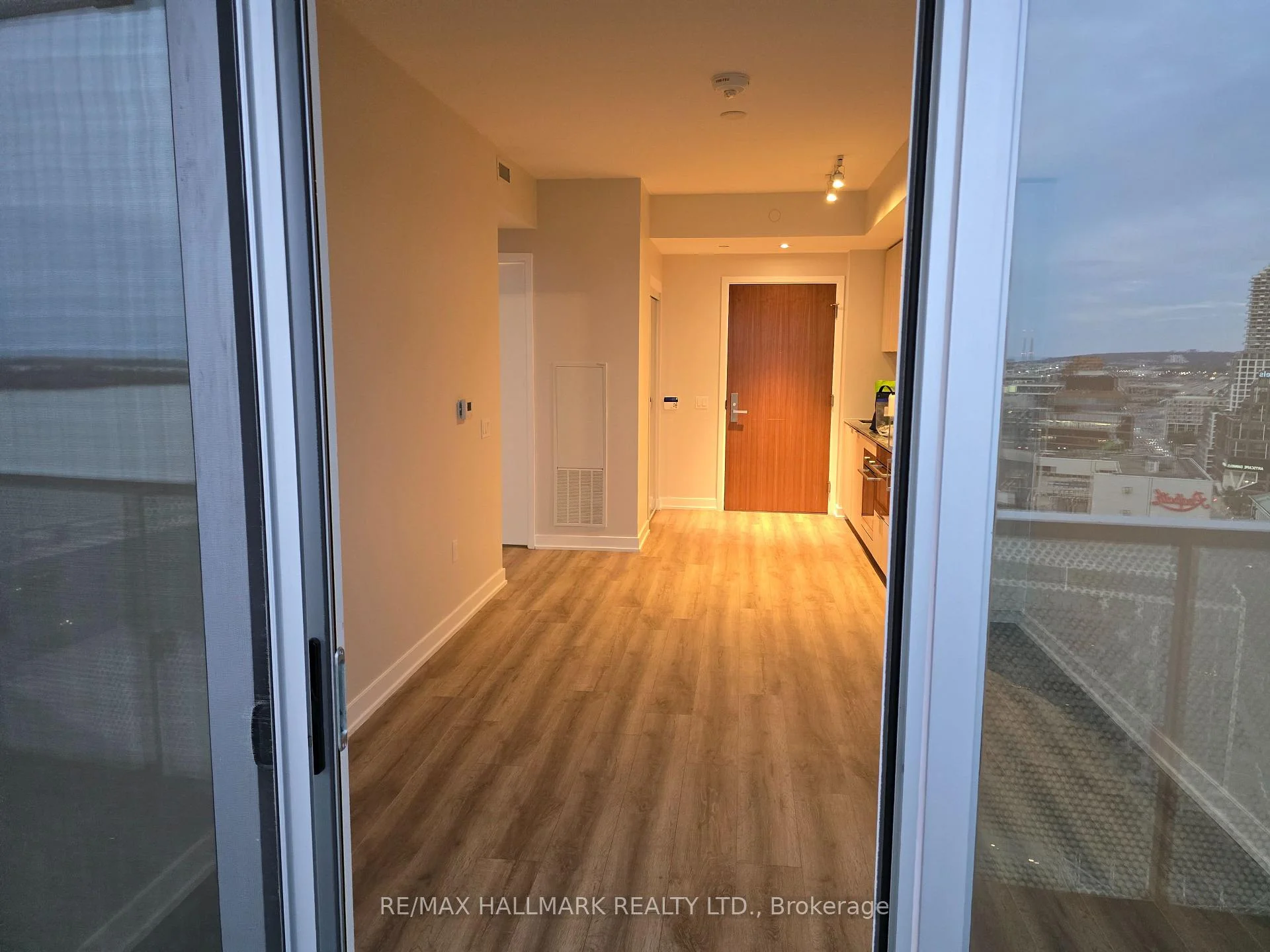 Photo 15 of Unit 2210, 15 Queens Quay E, Toronto, Waterfront Communities — HOMEH