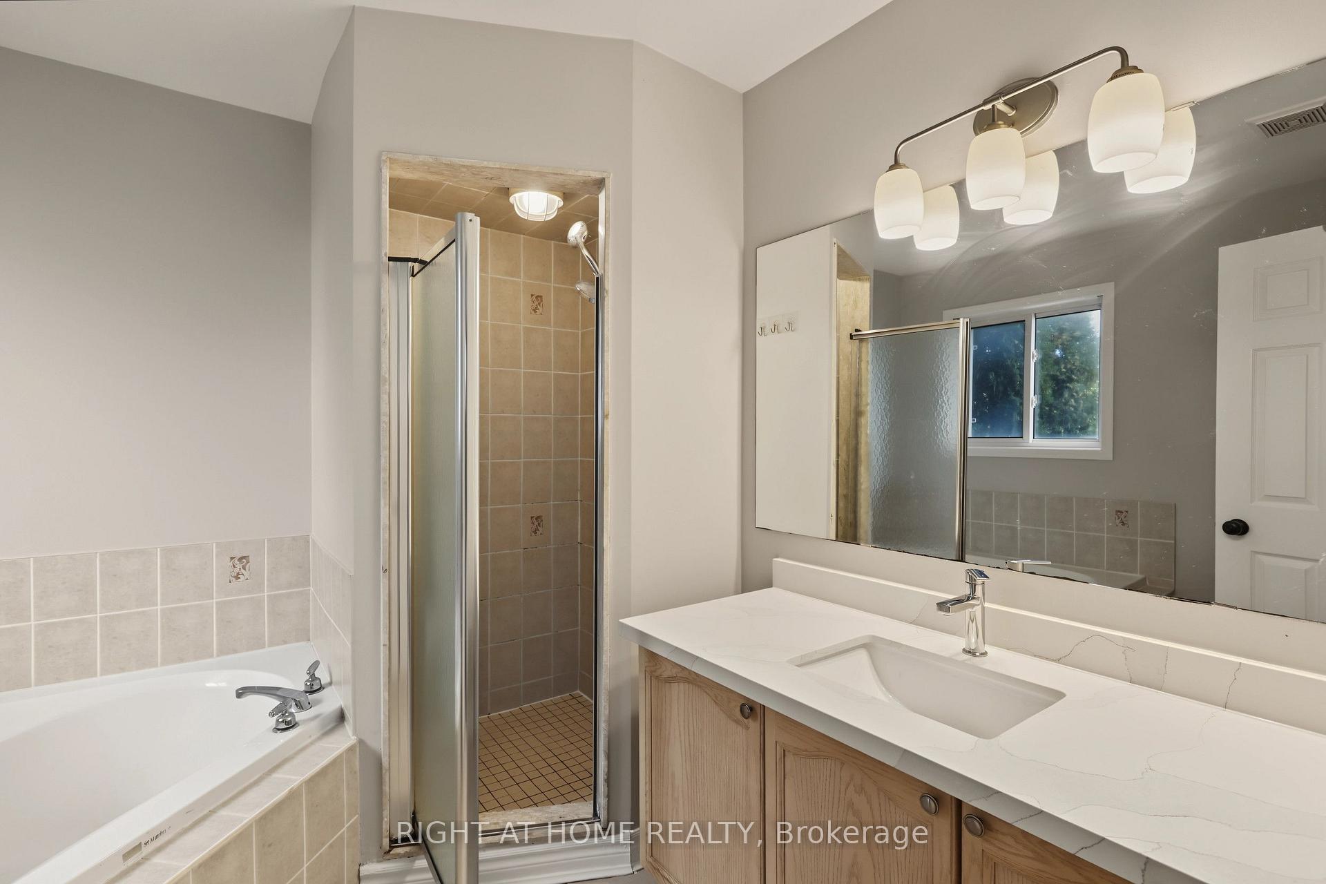 Photo 25 of 88 Scottsdale Drive, Clarington, Bowmanville — HOMEH
