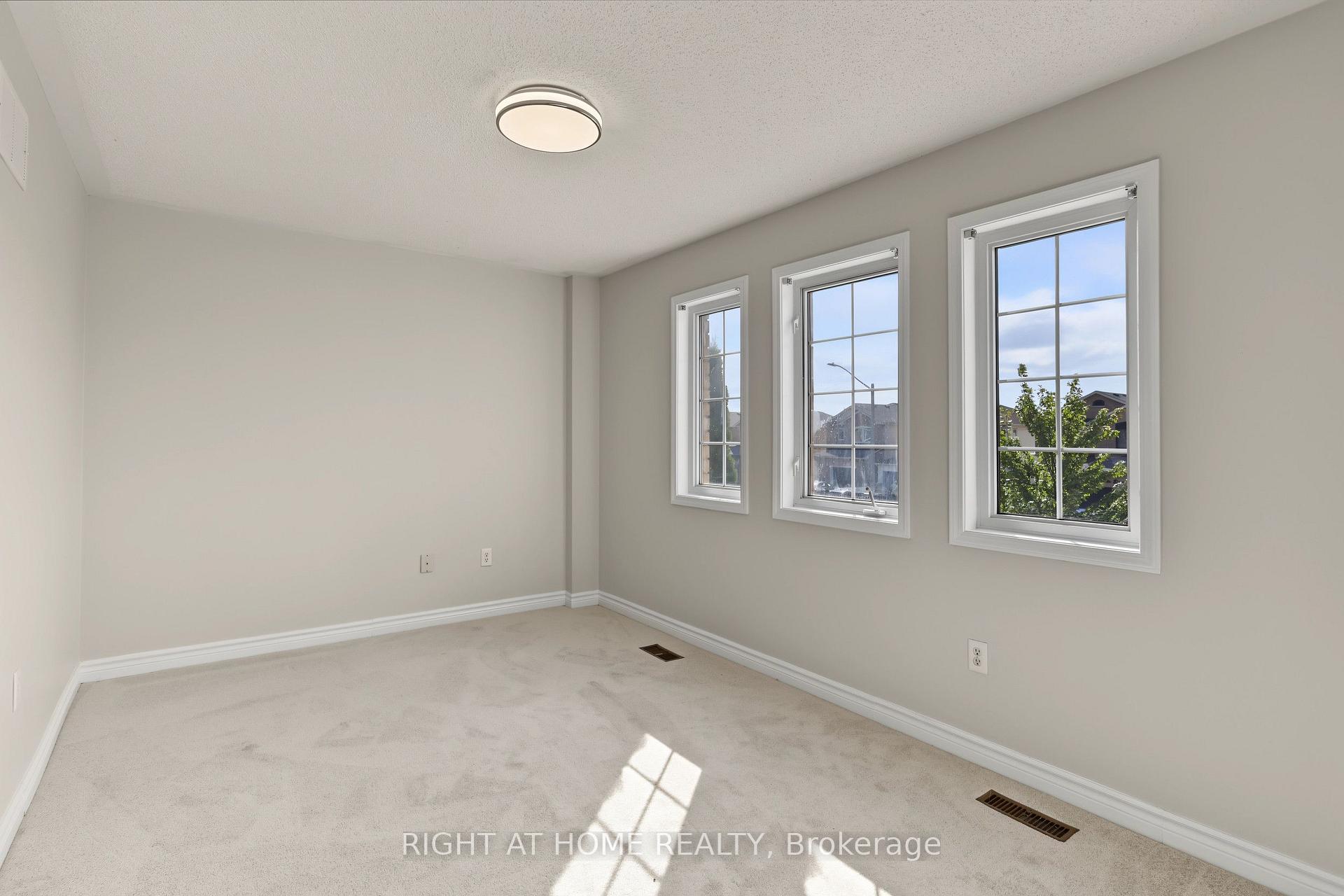 Photo 29 of 88 Scottsdale Drive, Clarington, Bowmanville — HOMEH