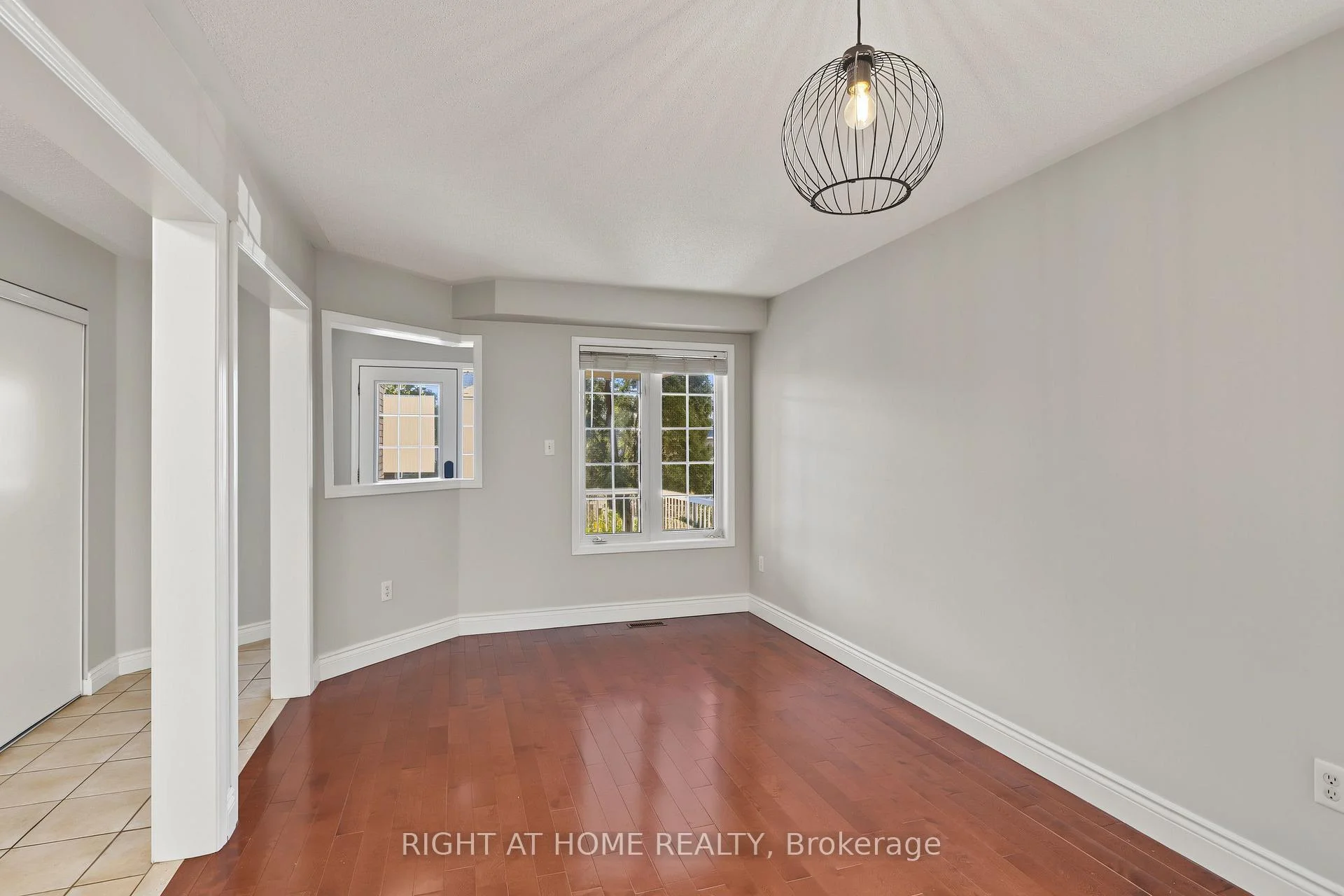 Photo 8 of 88 Scottsdale Drive, Clarington, Bowmanville — HOMEH