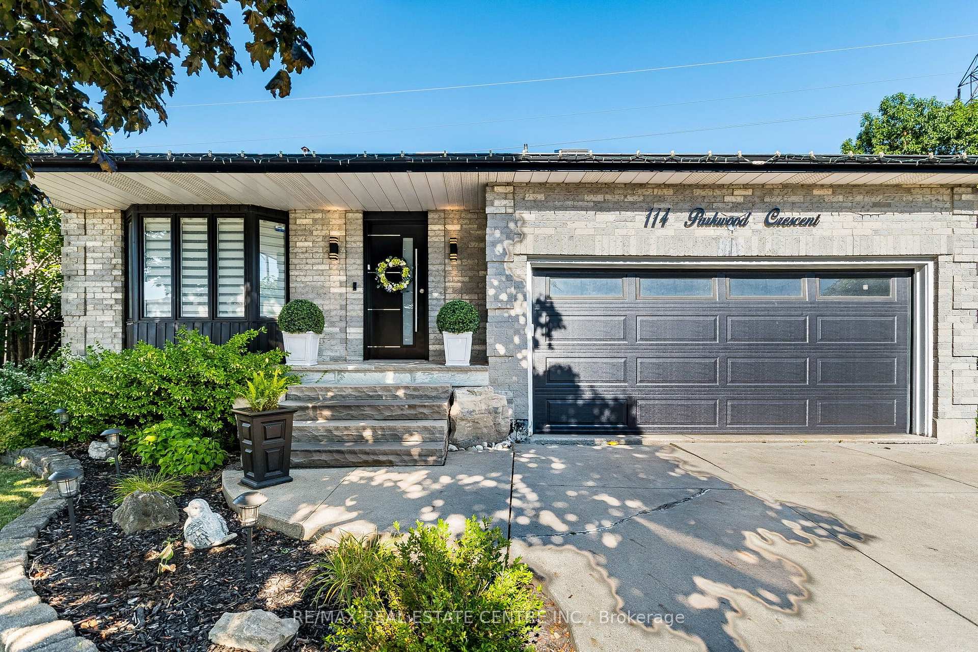 Photo 5 of 114 Parkwood Crescent, Hamilton, Thorner — HOMEH