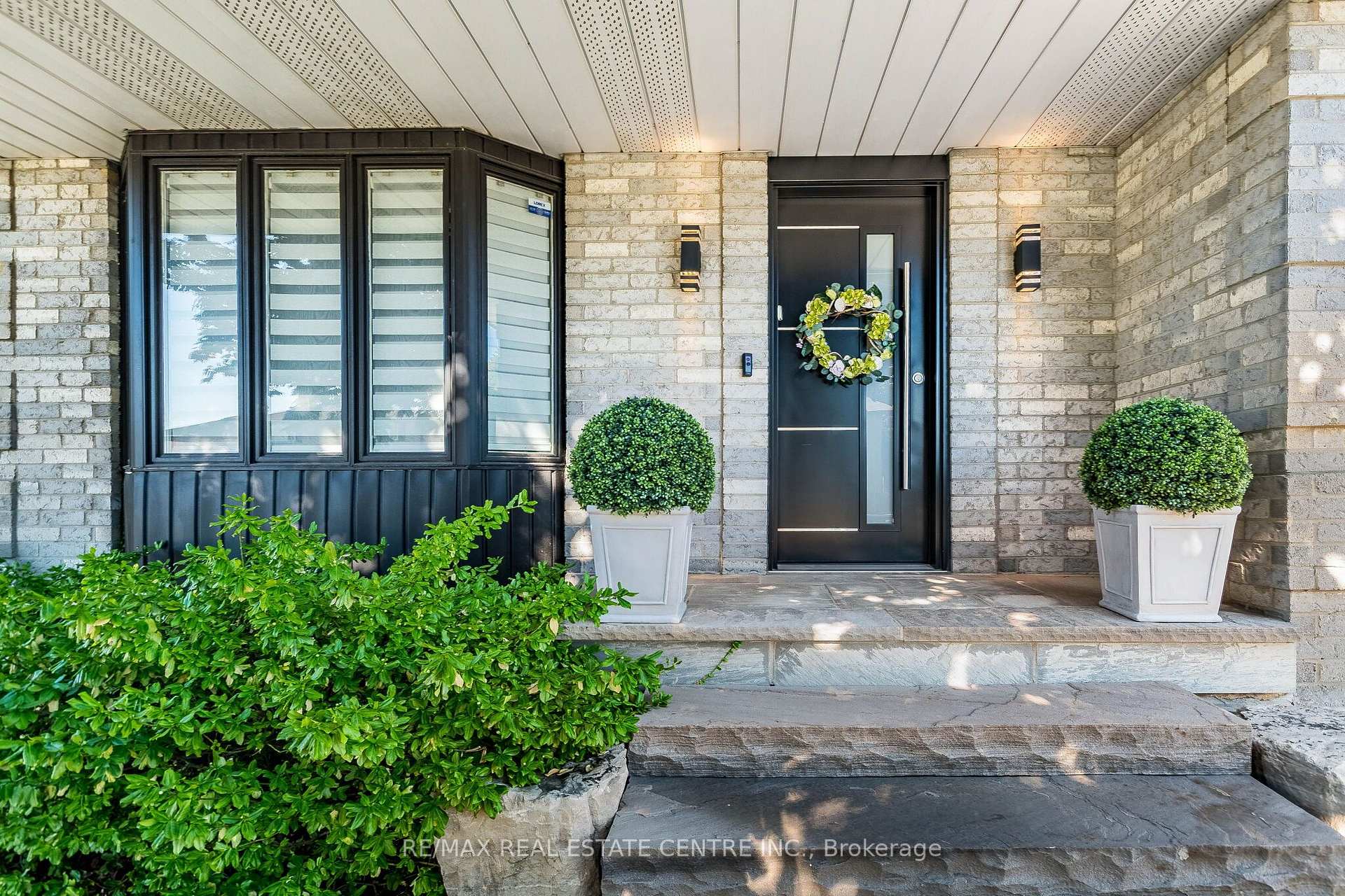 Photo 7 of 114 Parkwood Crescent, Hamilton, Thorner — HOMEH