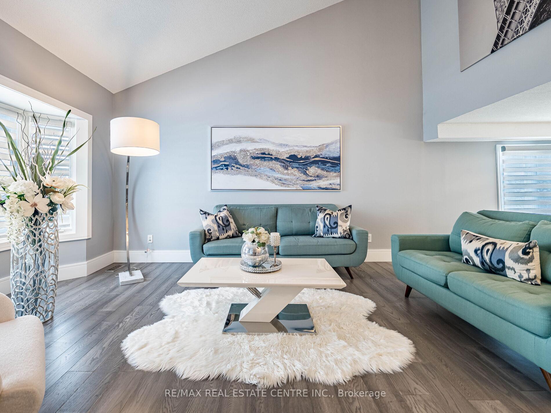 Photo 9 of 114 Parkwood Crescent, Hamilton, Thorner — HOMEH