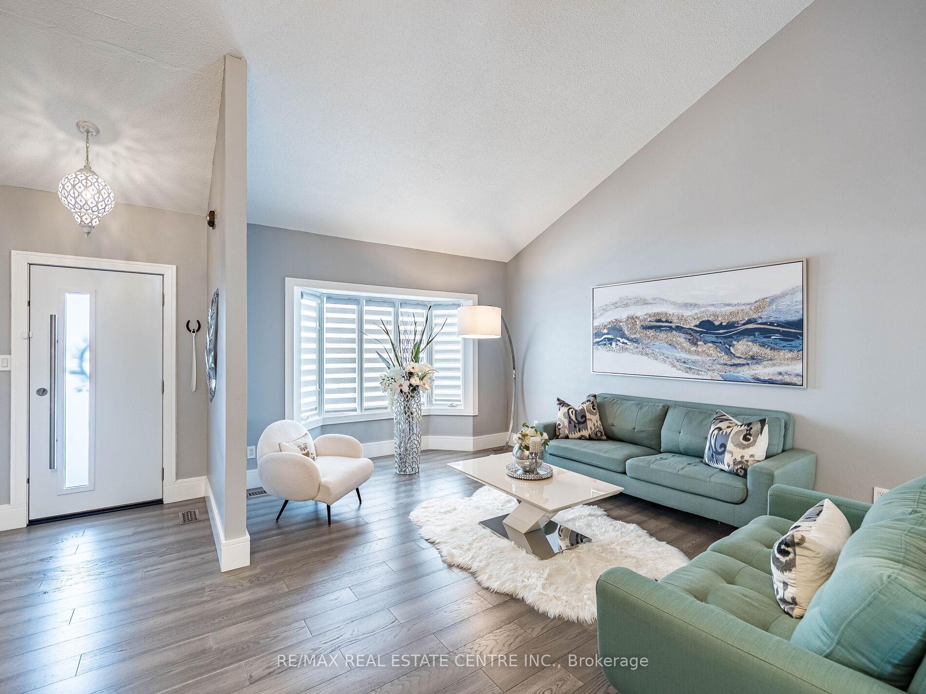 Photo 10 of 114 Parkwood Crescent, Hamilton, Thorner — HOMEH