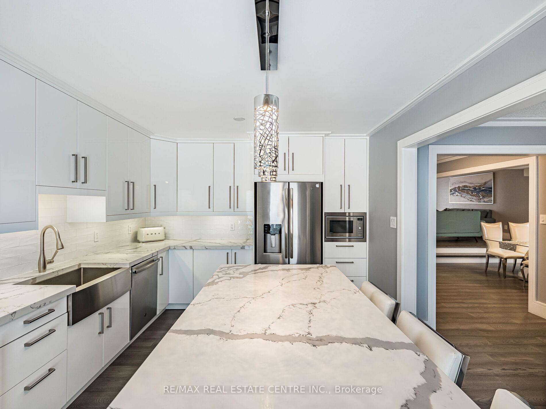 Photo 18 of 114 Parkwood Crescent, Hamilton, Thorner — HOMEH
