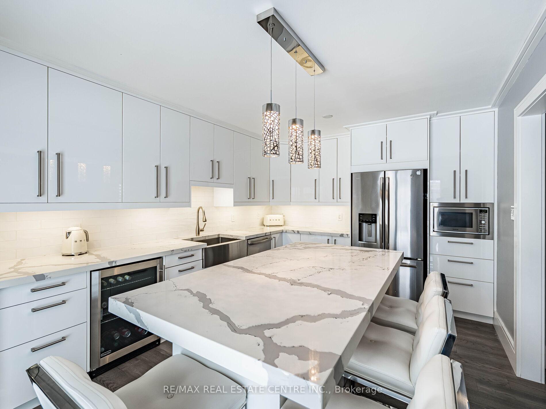 Photo 19 of 114 Parkwood Crescent, Hamilton, Thorner — HOMEH