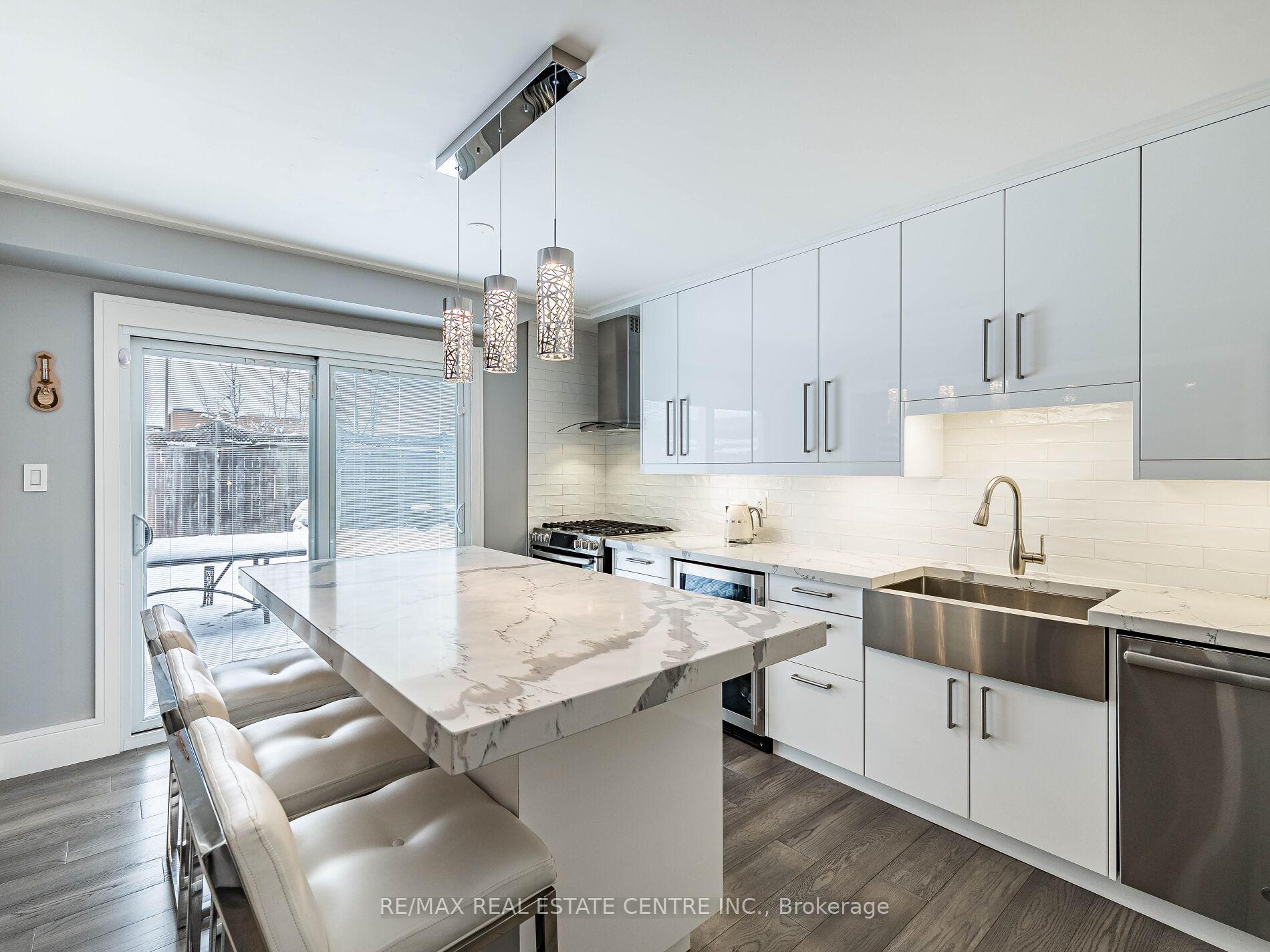 Photo 21 of 114 Parkwood Crescent, Hamilton, Thorner — HOMEH