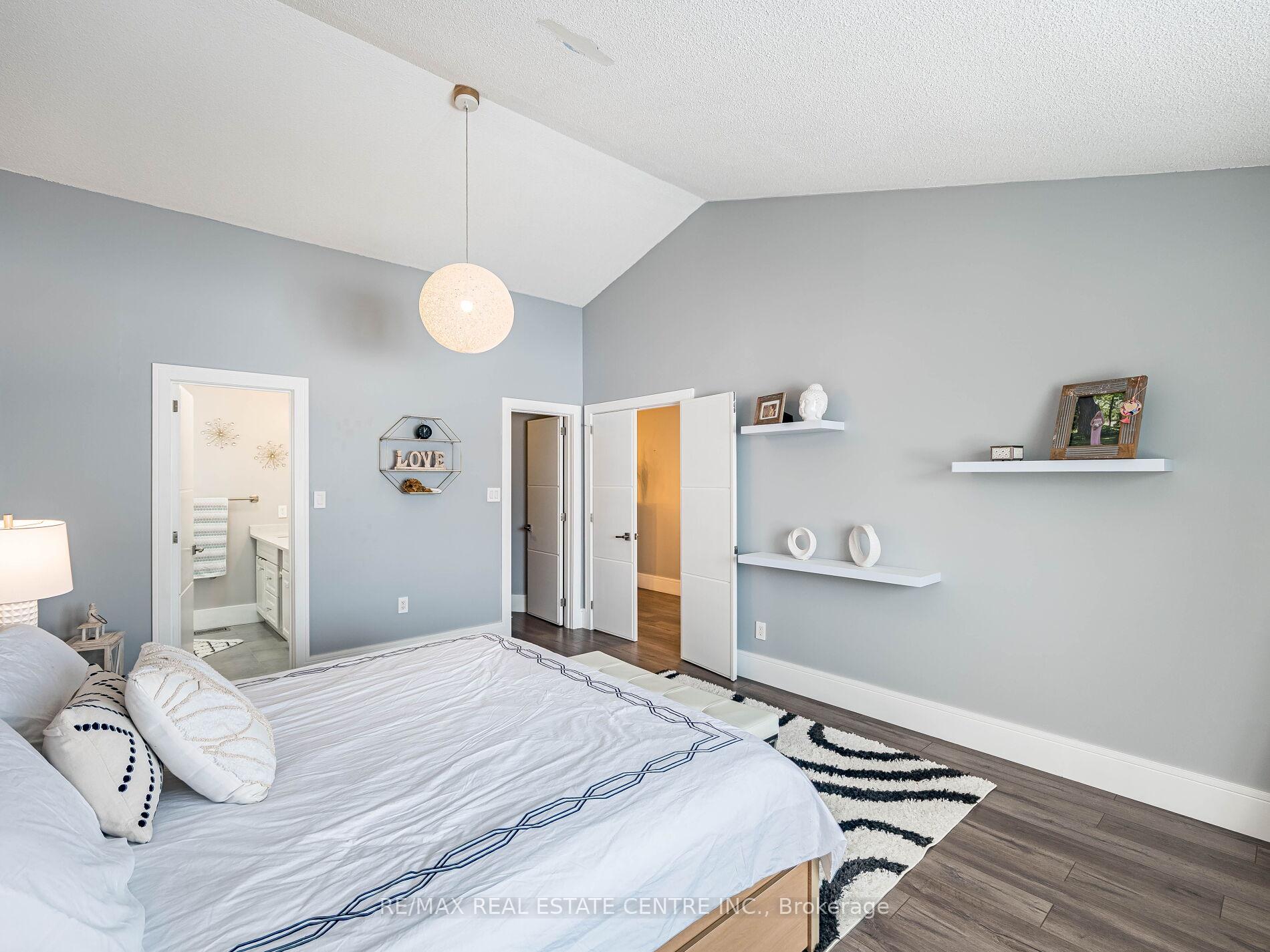 Photo 31 of 114 Parkwood Crescent, Hamilton, Thorner — HOMEH