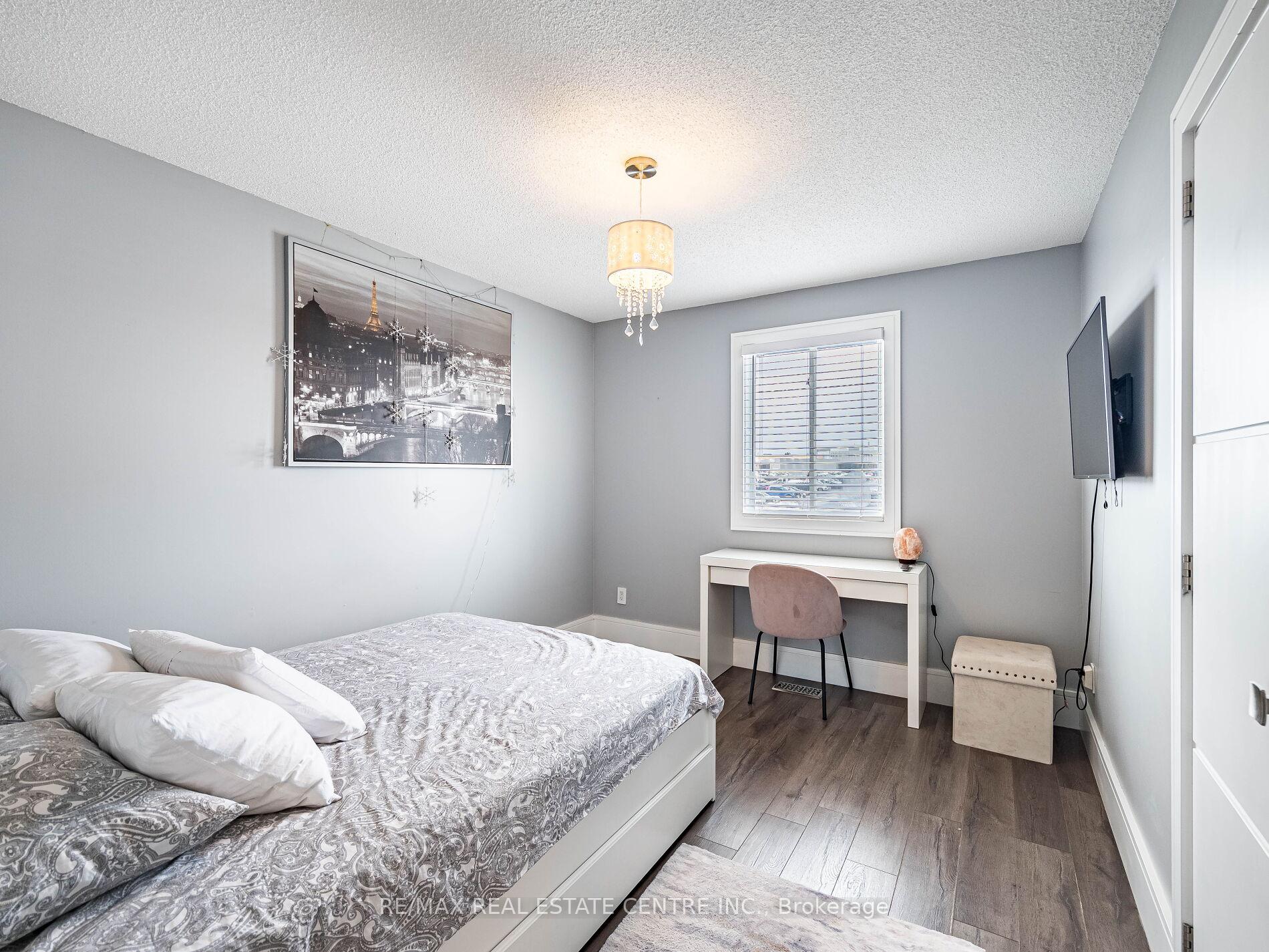 Photo 35 of 114 Parkwood Crescent, Hamilton, Thorner — HOMEH
