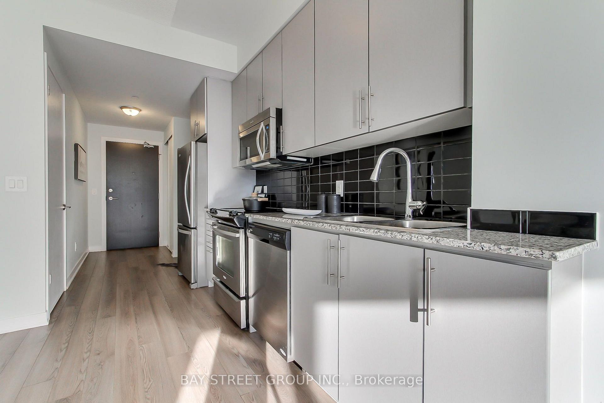 Photo 6 of Unit 1212, 60 Berwick Avenue, Toronto, Yonge-Eglinton — HOMEH
