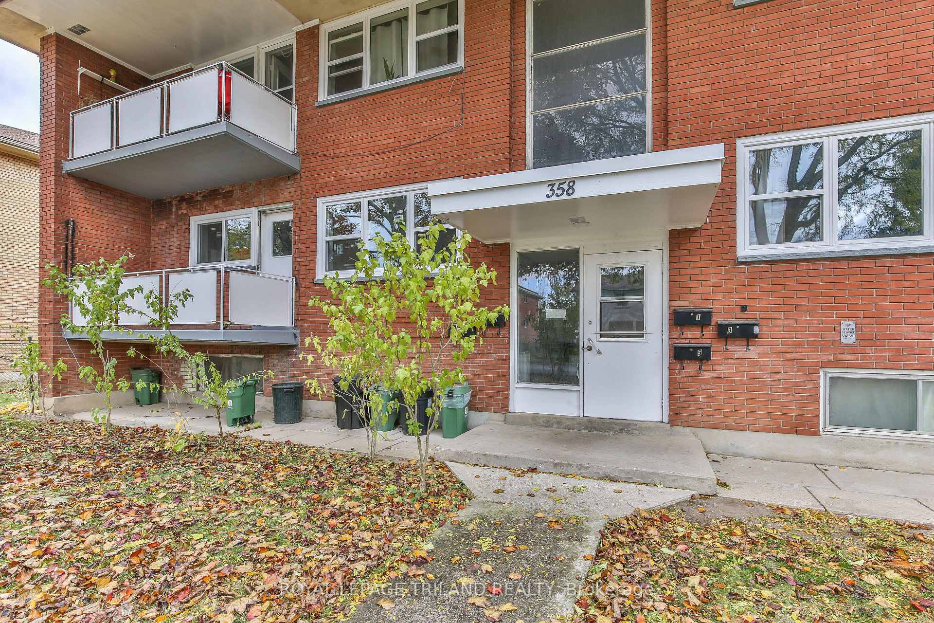 Photo 3 of Unit 4, 358 Hilton Avenue, London, East H — HOMEH