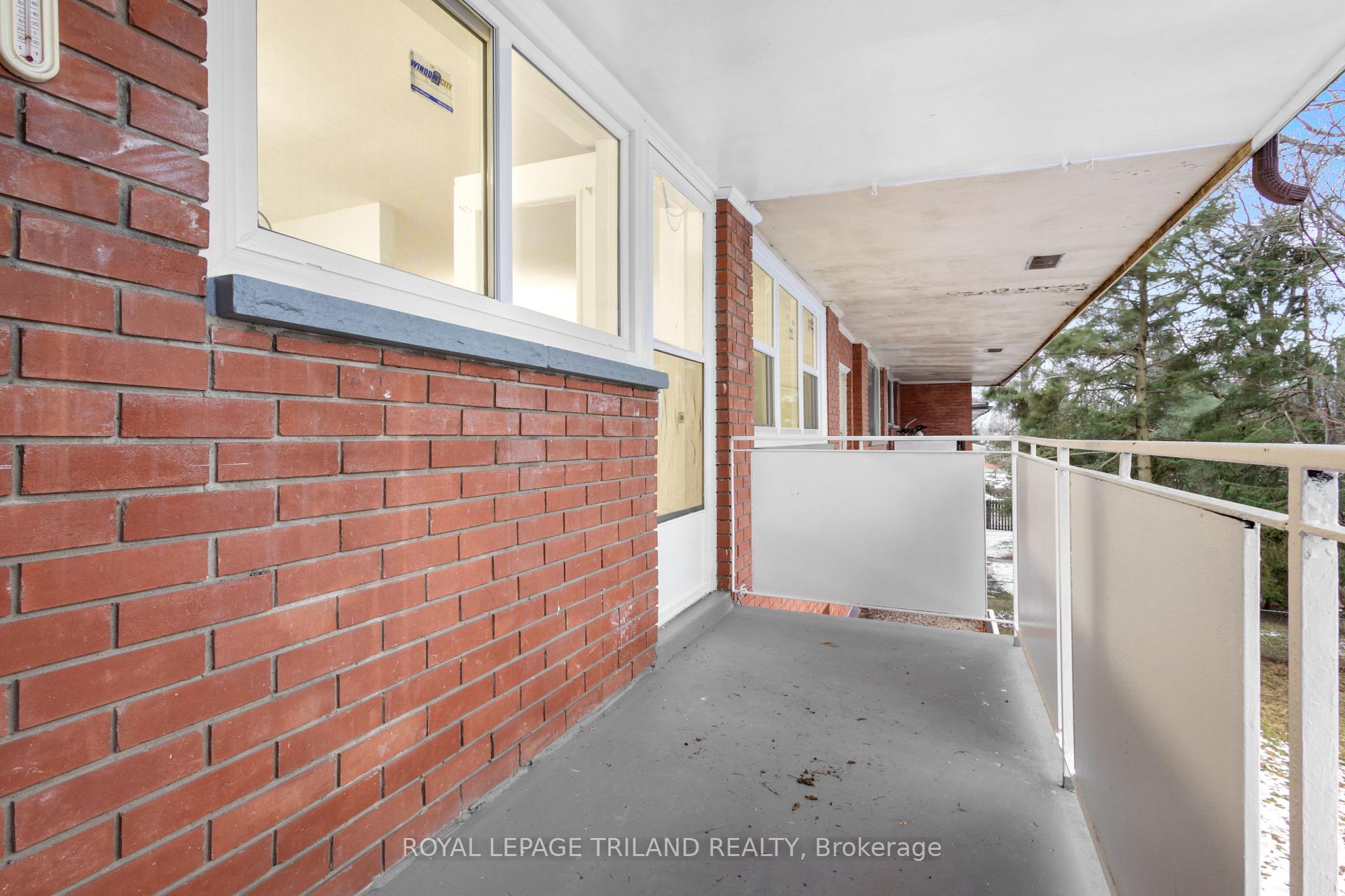 Photo 5 of Unit 4, 358 Hilton Avenue, London, East H — HOMEH