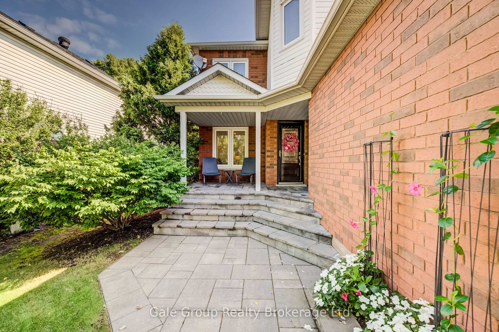 Photo 4 of 76 Pentland Road, Hamilton, Waterdown — HOMEH