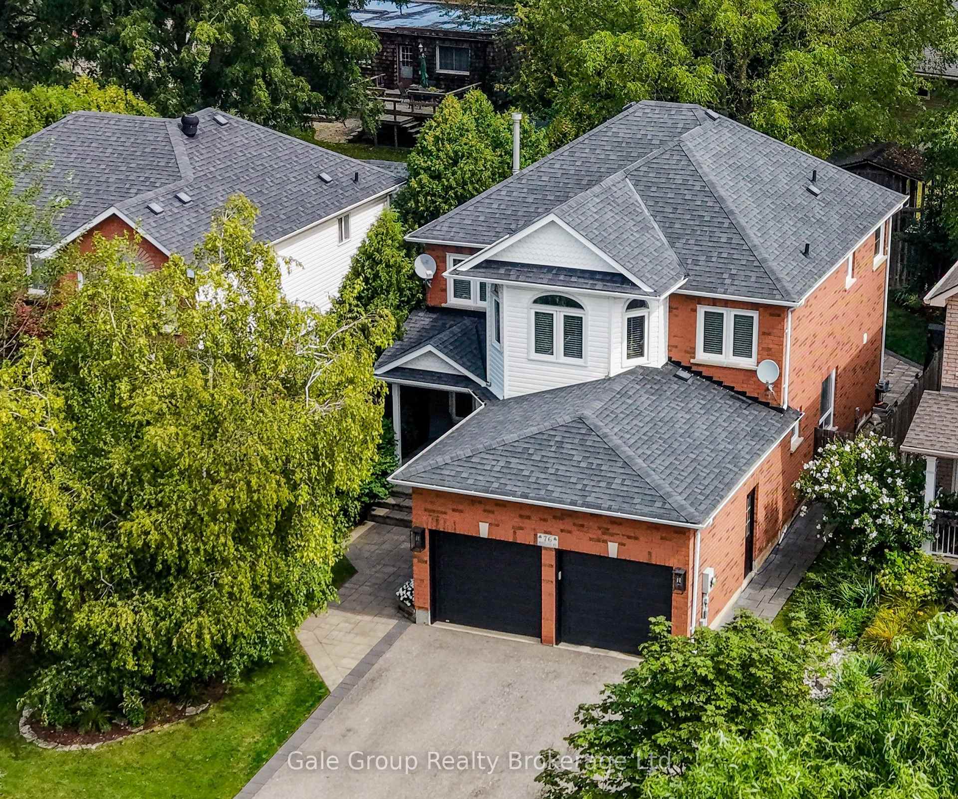 Photo 2 of 76 Pentland Road, Hamilton, Waterdown — HOMEH