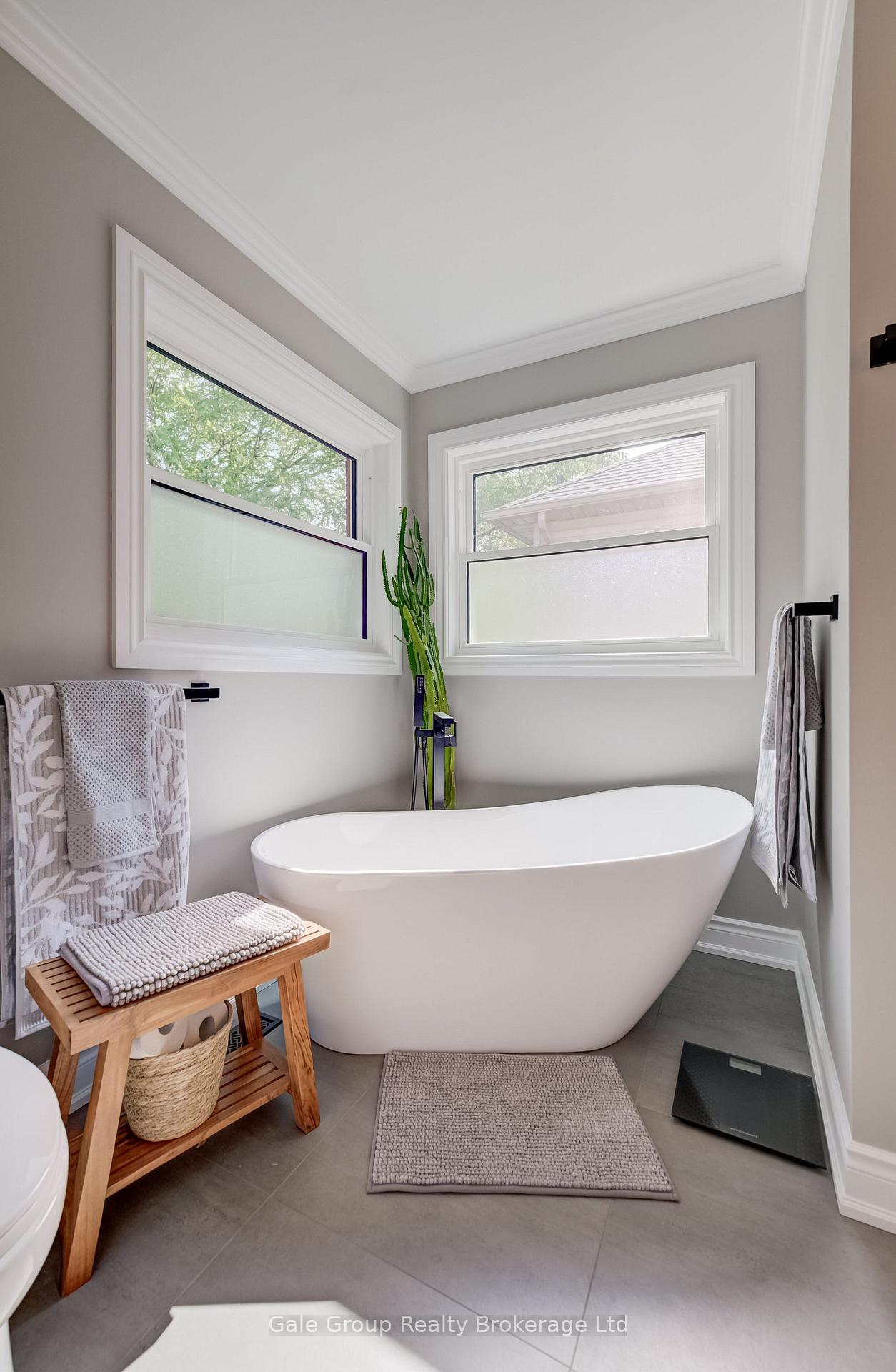 Photo 26 of 76 Pentland Road, Hamilton, Waterdown — HOMEH