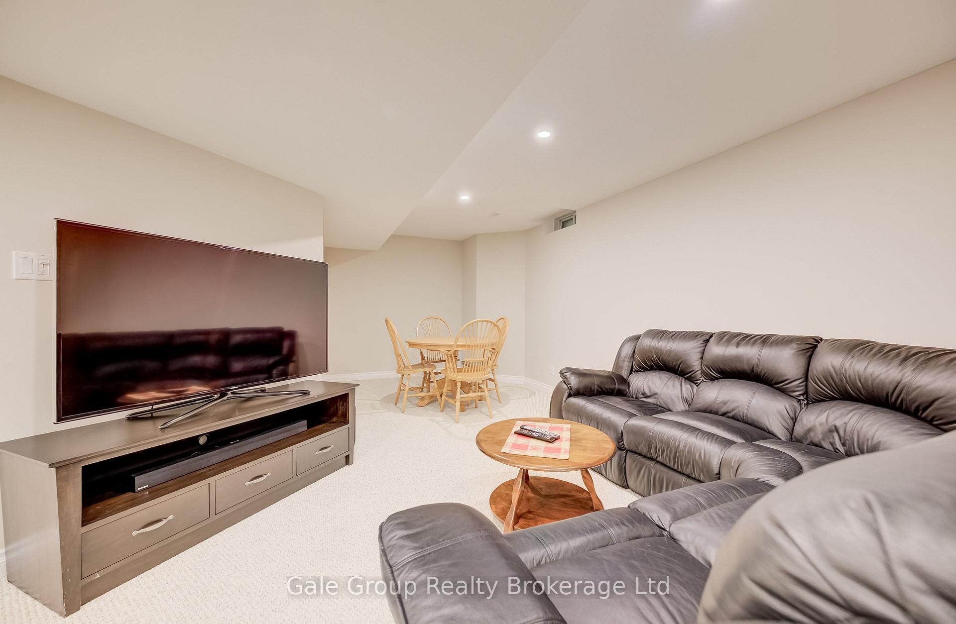 Photo 34 of 76 Pentland Road, Hamilton, Waterdown — HOMEH