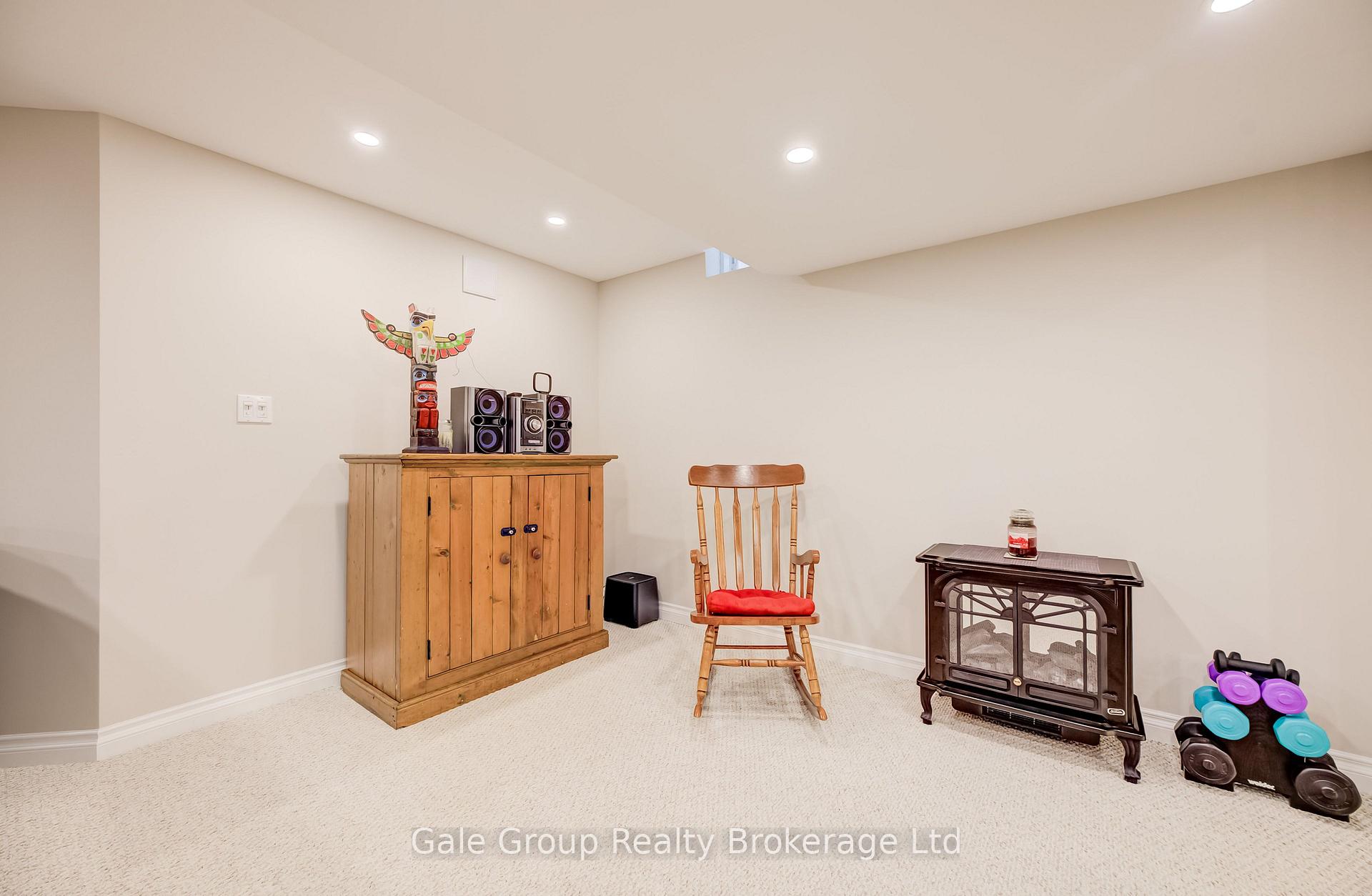 Photo 36 of 76 Pentland Road, Hamilton, Waterdown — HOMEH
