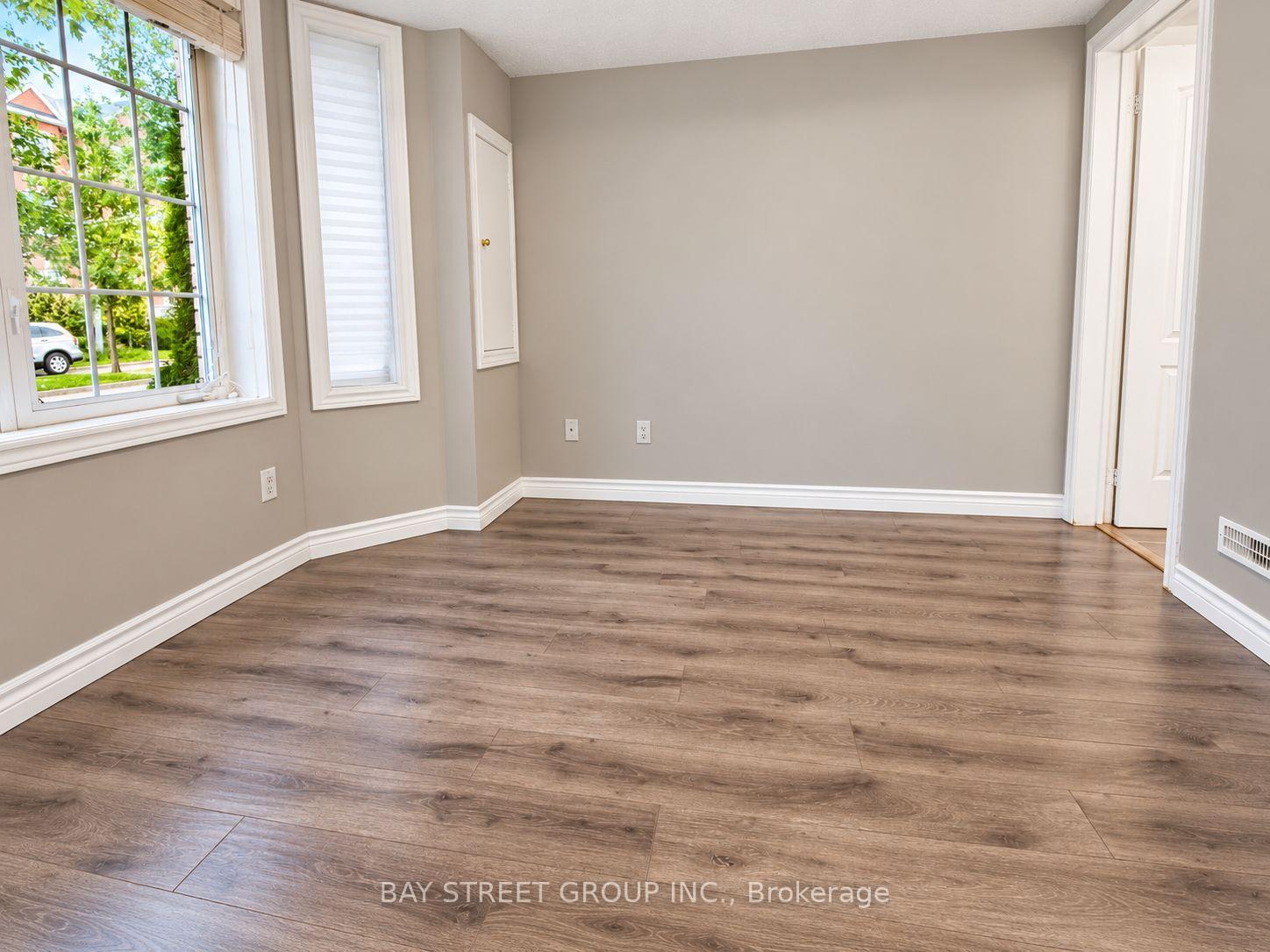 Photo 10 of 35 Park Common Boulevard, Markham, Commerce Valley — HOMEH