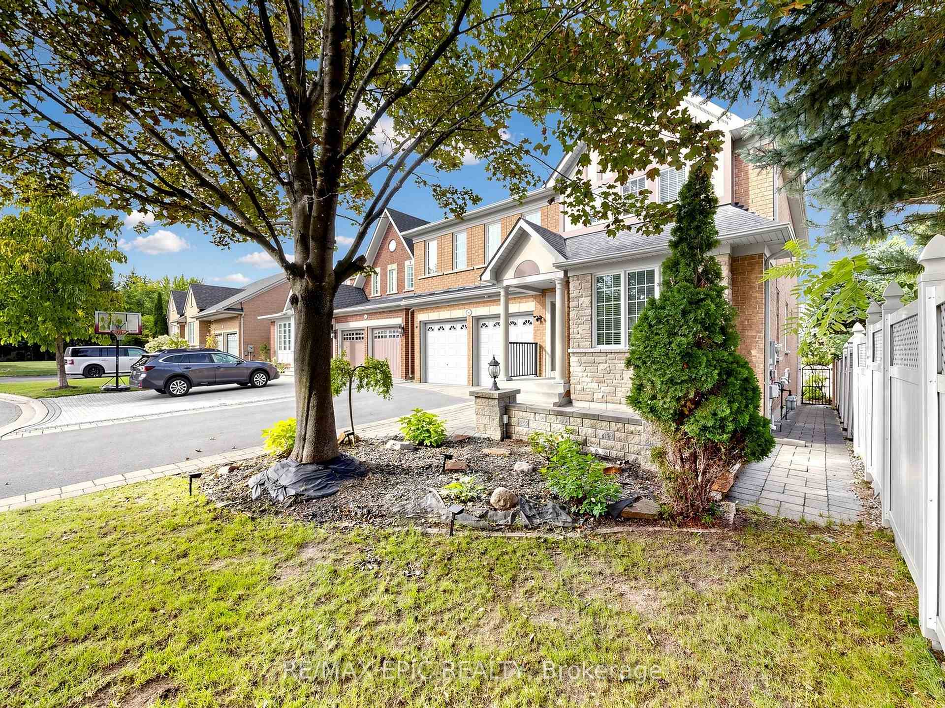 Photo 4 of 6 Malta Court, Richmond Hill, Jefferson — HOMEH