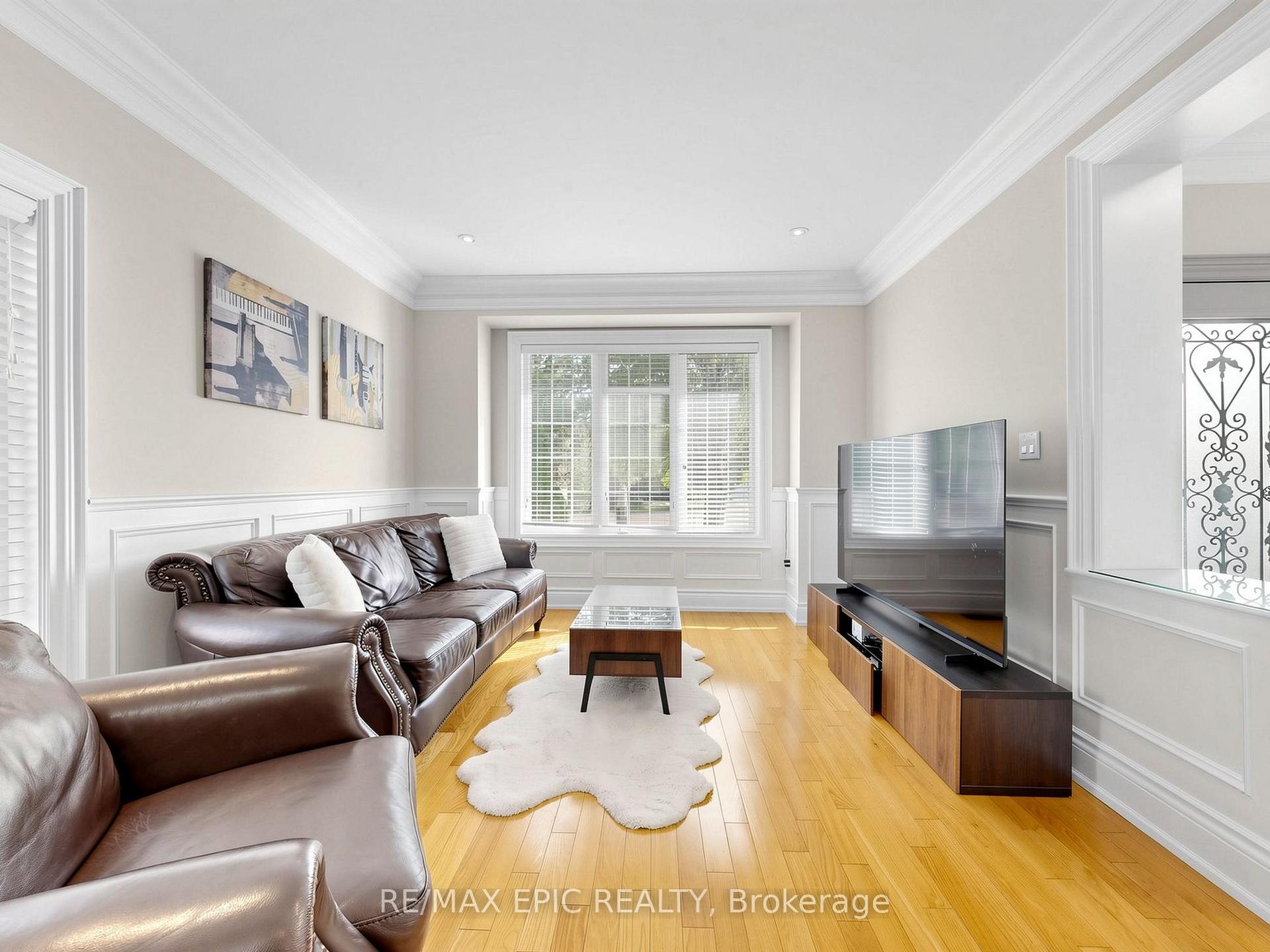 Photo 7 of 6 Malta Court, Richmond Hill, Jefferson — HOMEH