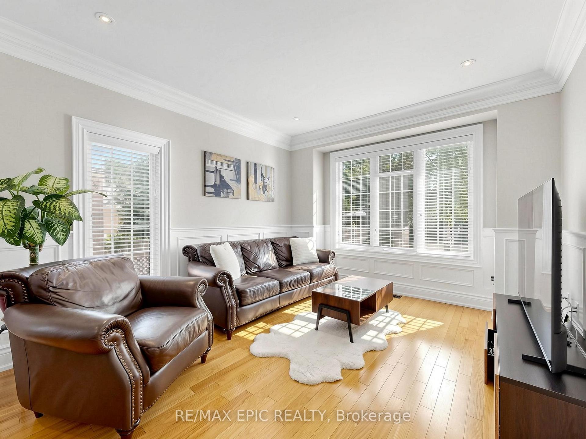 Photo 9 of 6 Malta Court, Richmond Hill, Jefferson — HOMEH