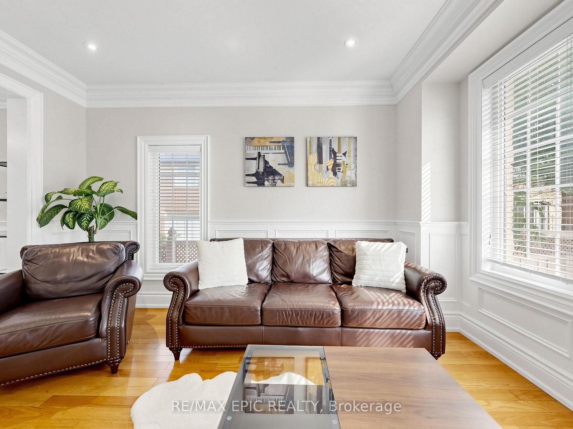 Photo 8 of 6 Malta Court, Richmond Hill, Jefferson — HOMEH