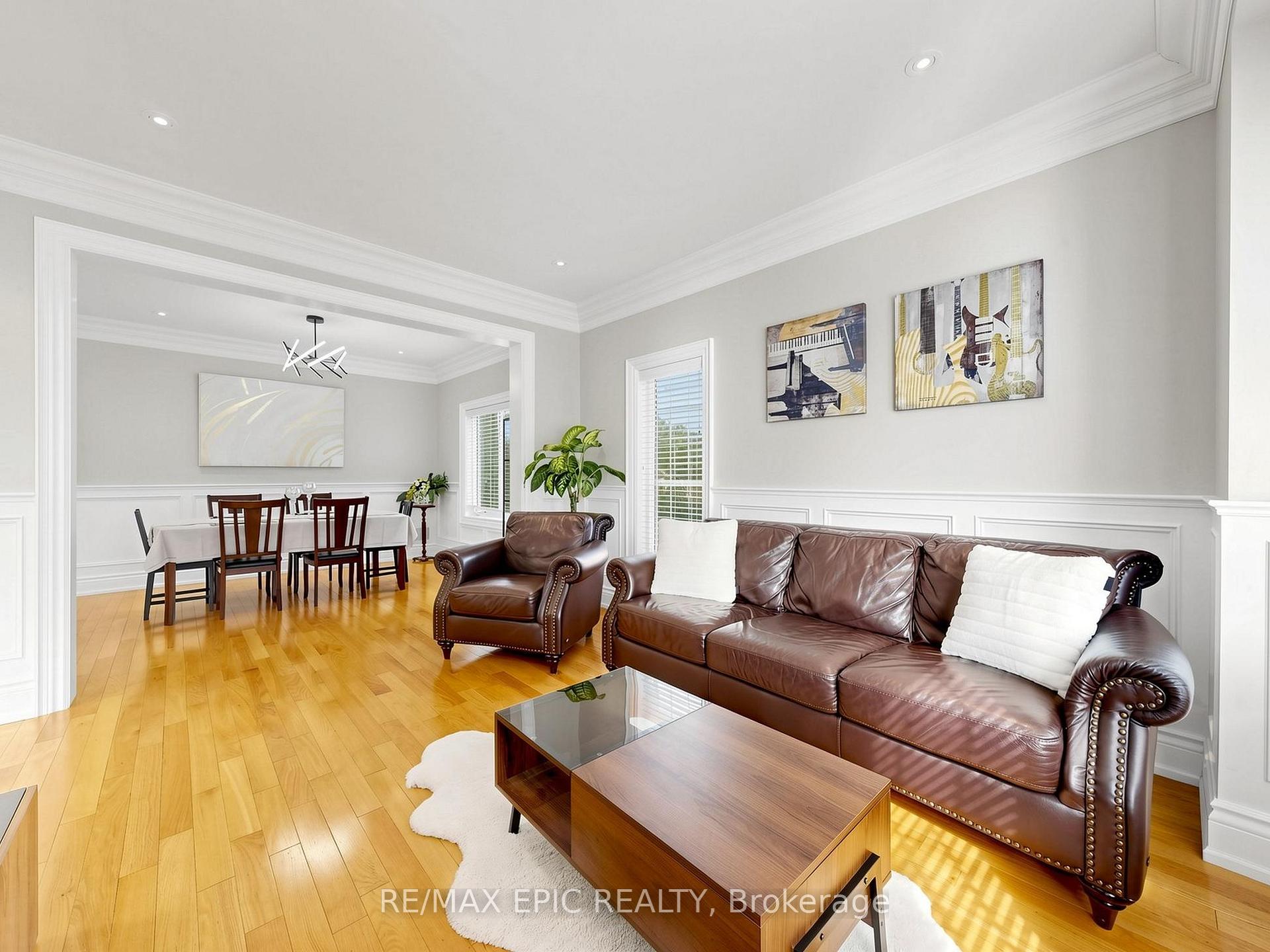 Photo 10 of 6 Malta Court, Richmond Hill, Jefferson — HOMEH