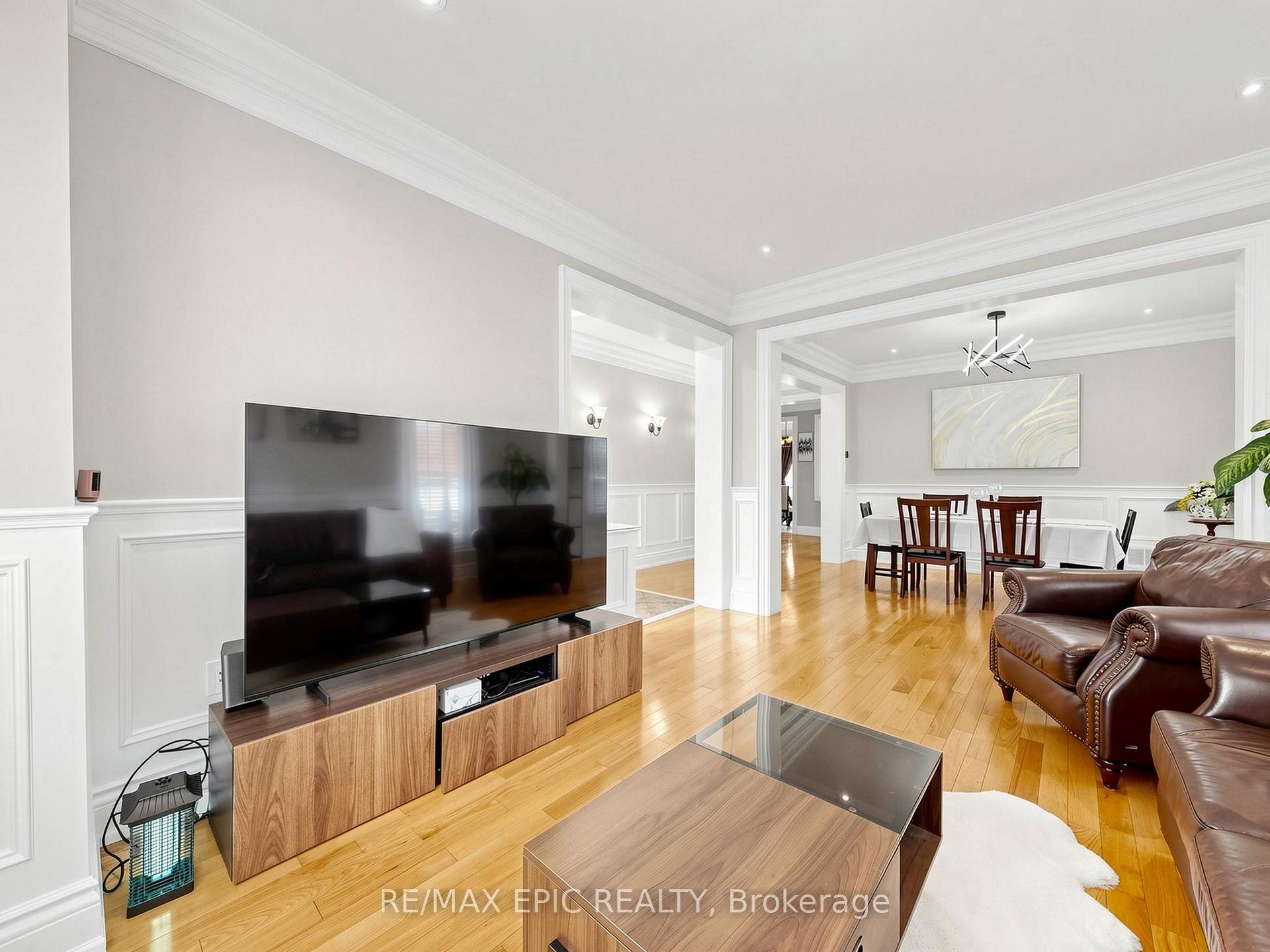 Photo 11 of 6 Malta Court, Richmond Hill, Jefferson — HOMEH