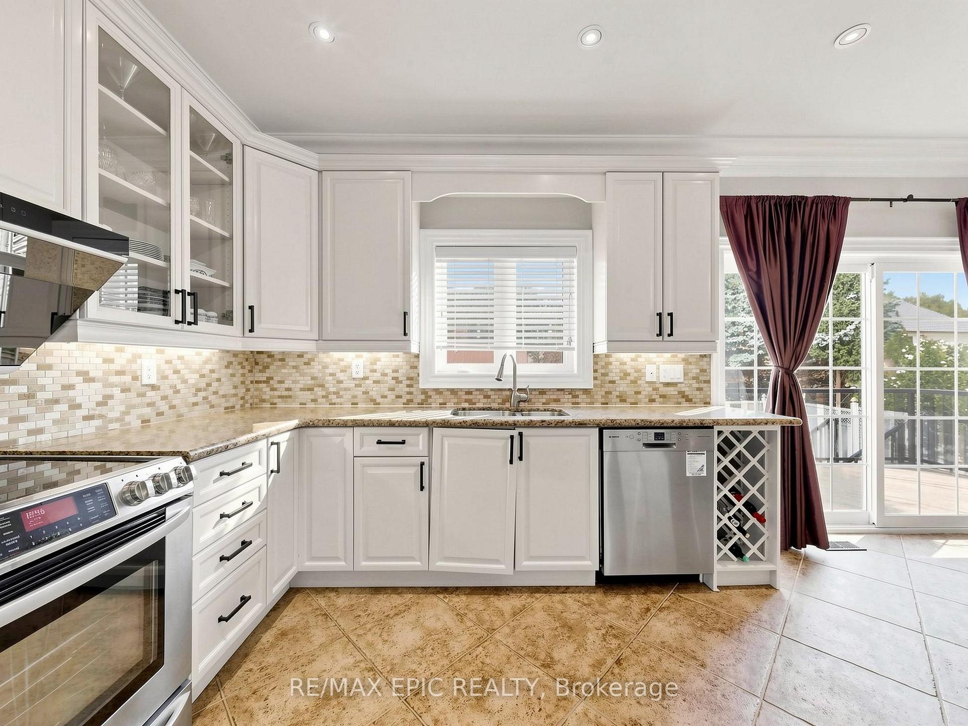 Photo 23 of 6 Malta Court, Richmond Hill, Jefferson — HOMEH