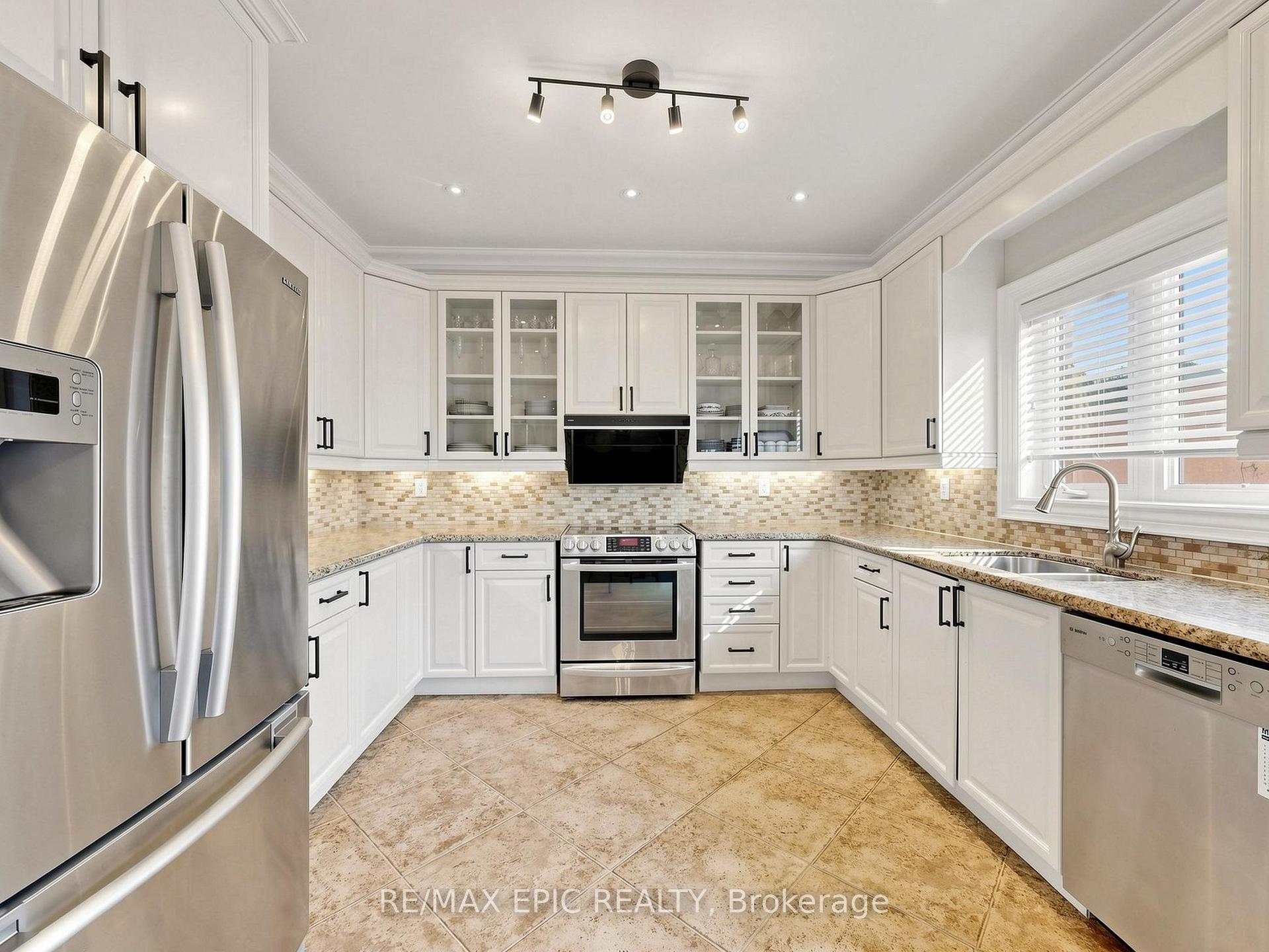 Photo 26 of 6 Malta Court, Richmond Hill, Jefferson — HOMEH