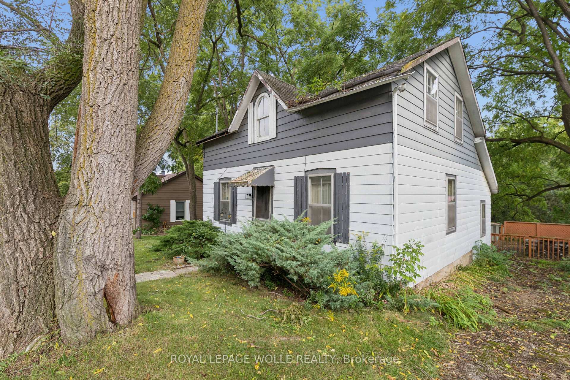 Photo 1 of 53 Capron Street, Brant, Paris — HOMEH