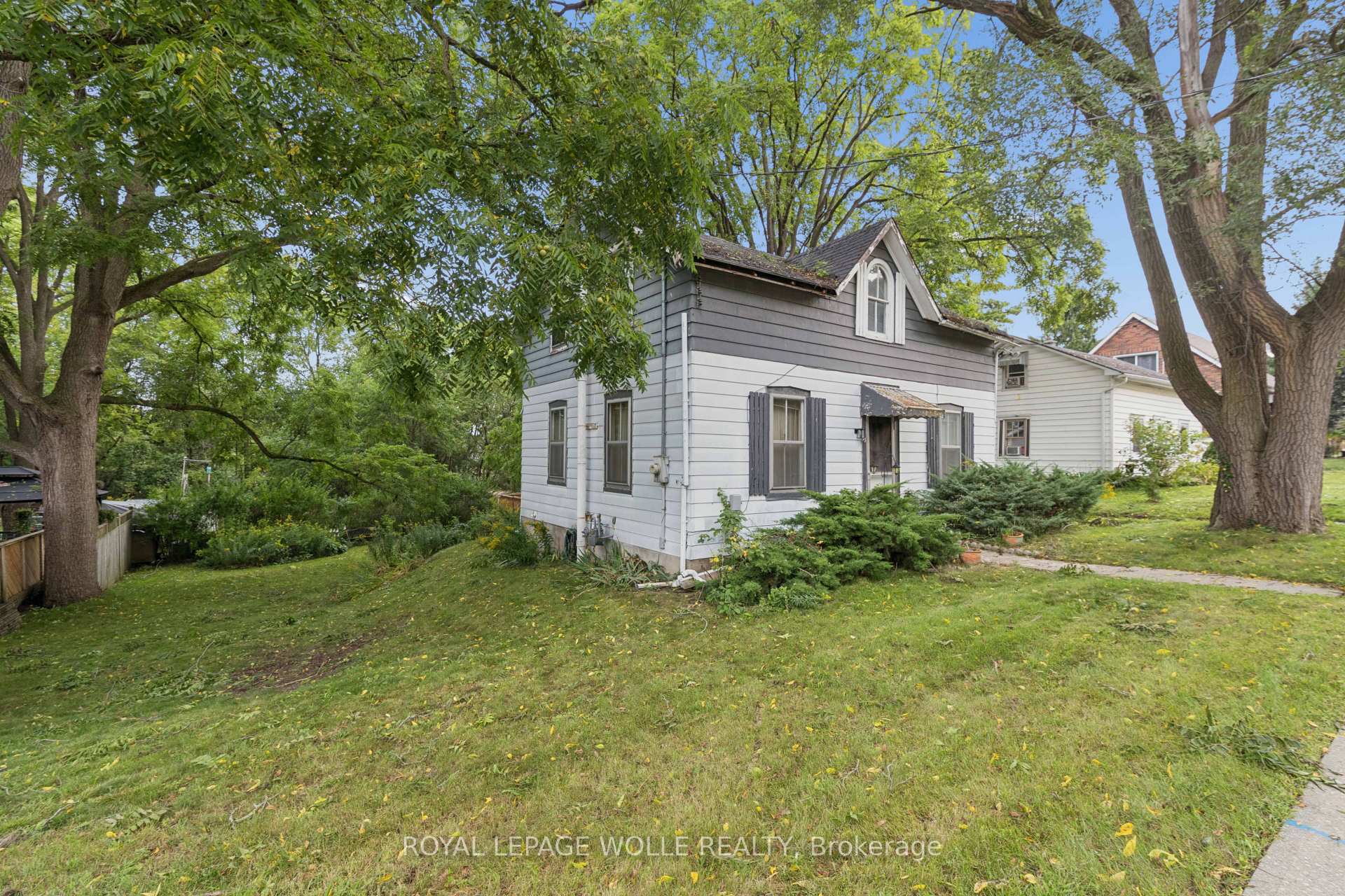 Photo 2 of 53 Capron Street, Brant, Paris — HOMEH