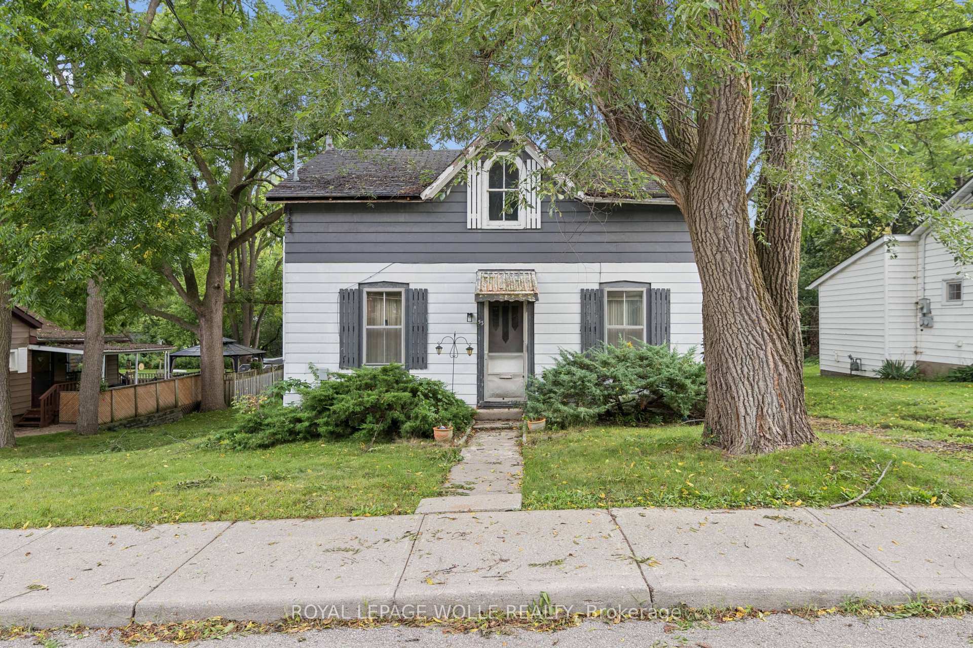 Photo 3 of 53 Capron Street, Brant, Paris — HOMEH