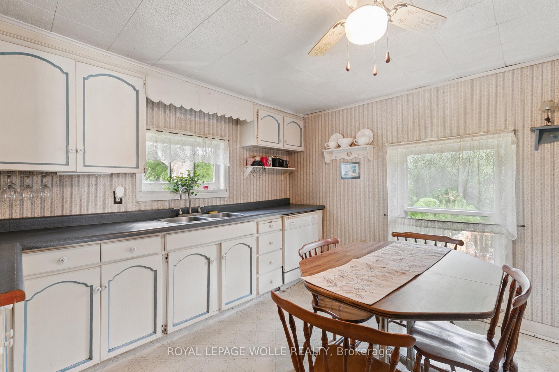 Photo 10 of 53 Capron Street, Brant, Paris — HOMEH
