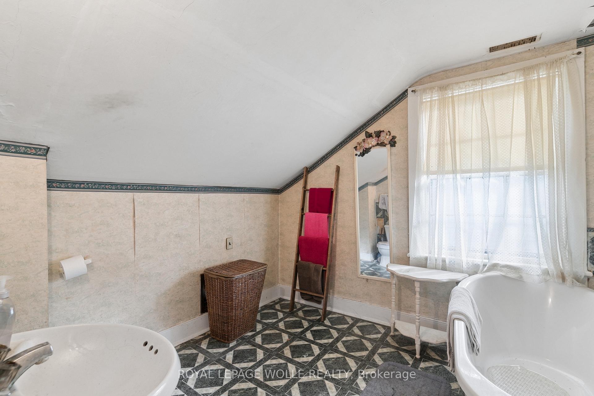 Photo 20 of 53 Capron Street, Brant, Paris — HOMEH