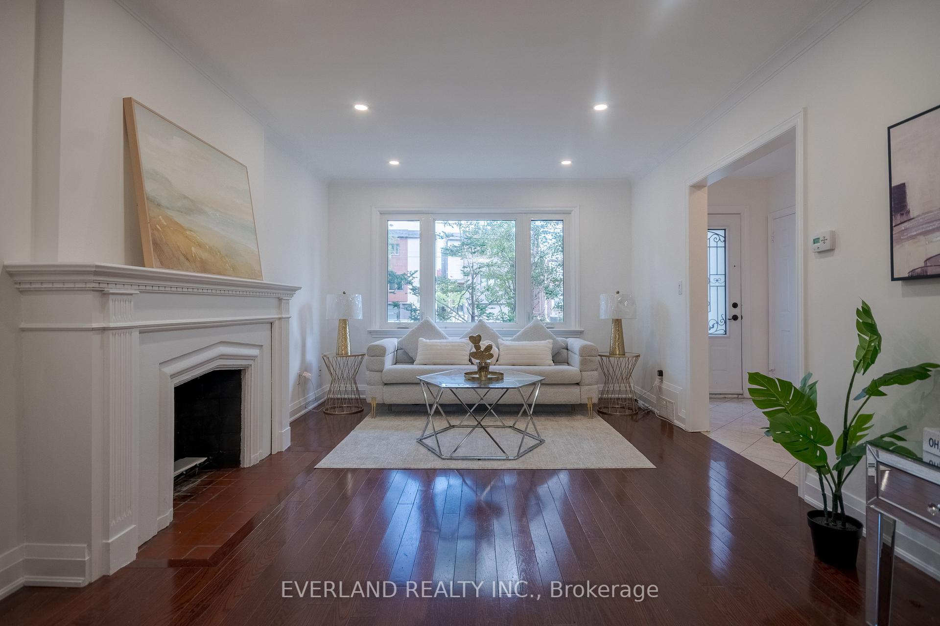 Photo 2 of 351 Lawrence Avenue W, Toronto, Bedford Park-Nortown — HOMEH