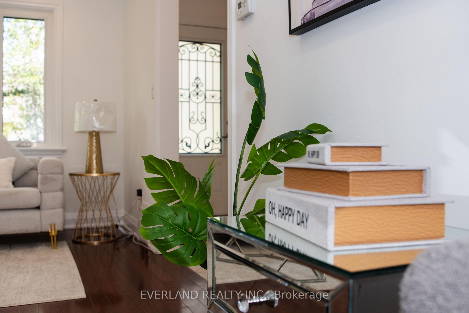 Photo 4 of 351 Lawrence Avenue W, Toronto, Bedford Park-Nortown — HOMEH