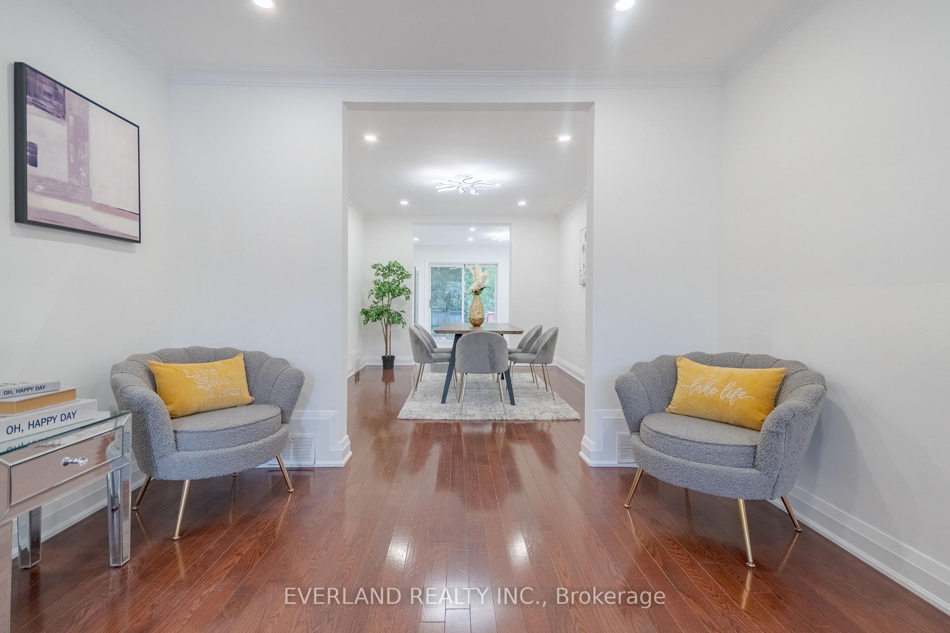 Photo 9 of 351 Lawrence Avenue W, Toronto, Bedford Park-Nortown — HOMEH