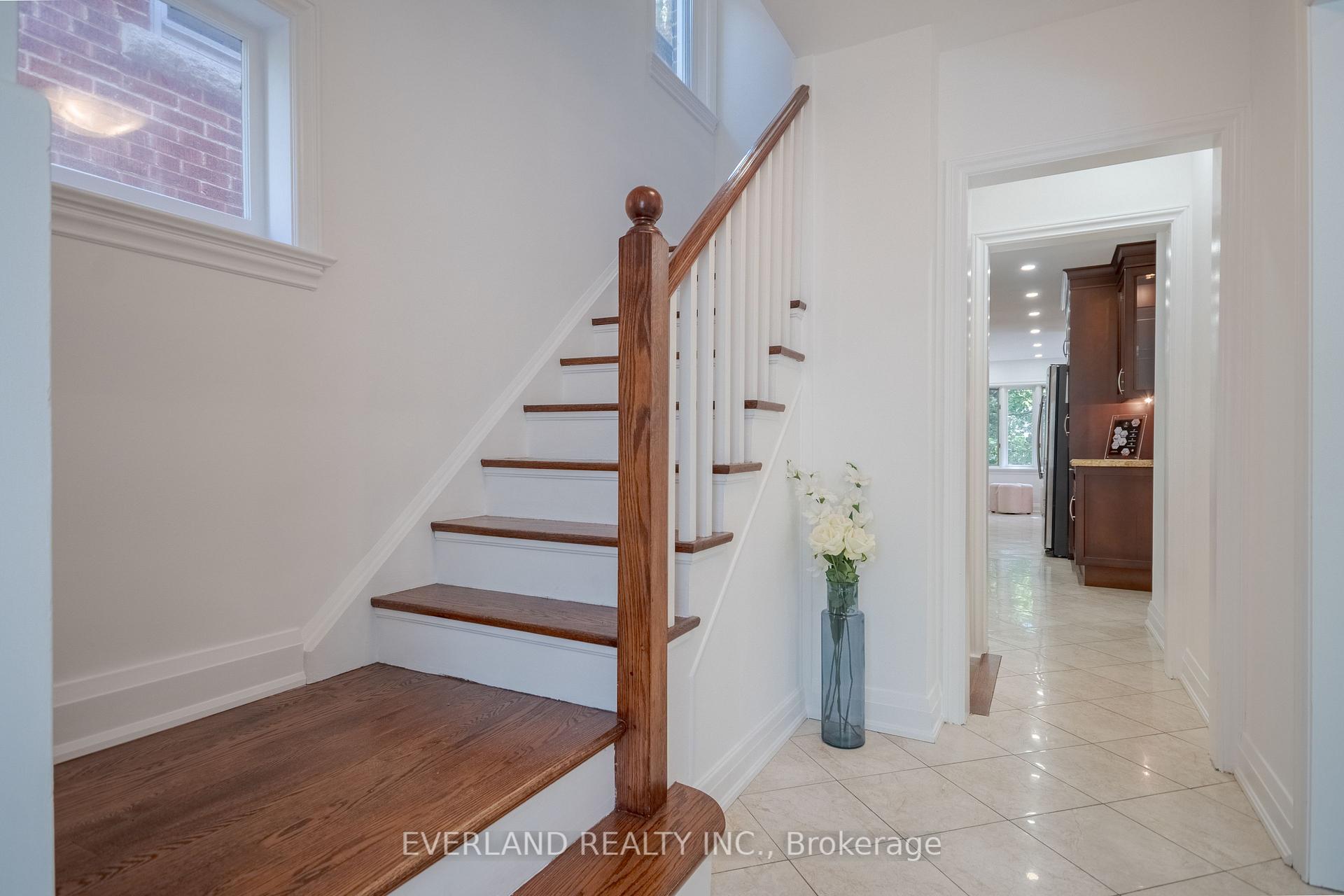 Photo 14 of 351 Lawrence Avenue W, Toronto, Bedford Park-Nortown — HOMEH
