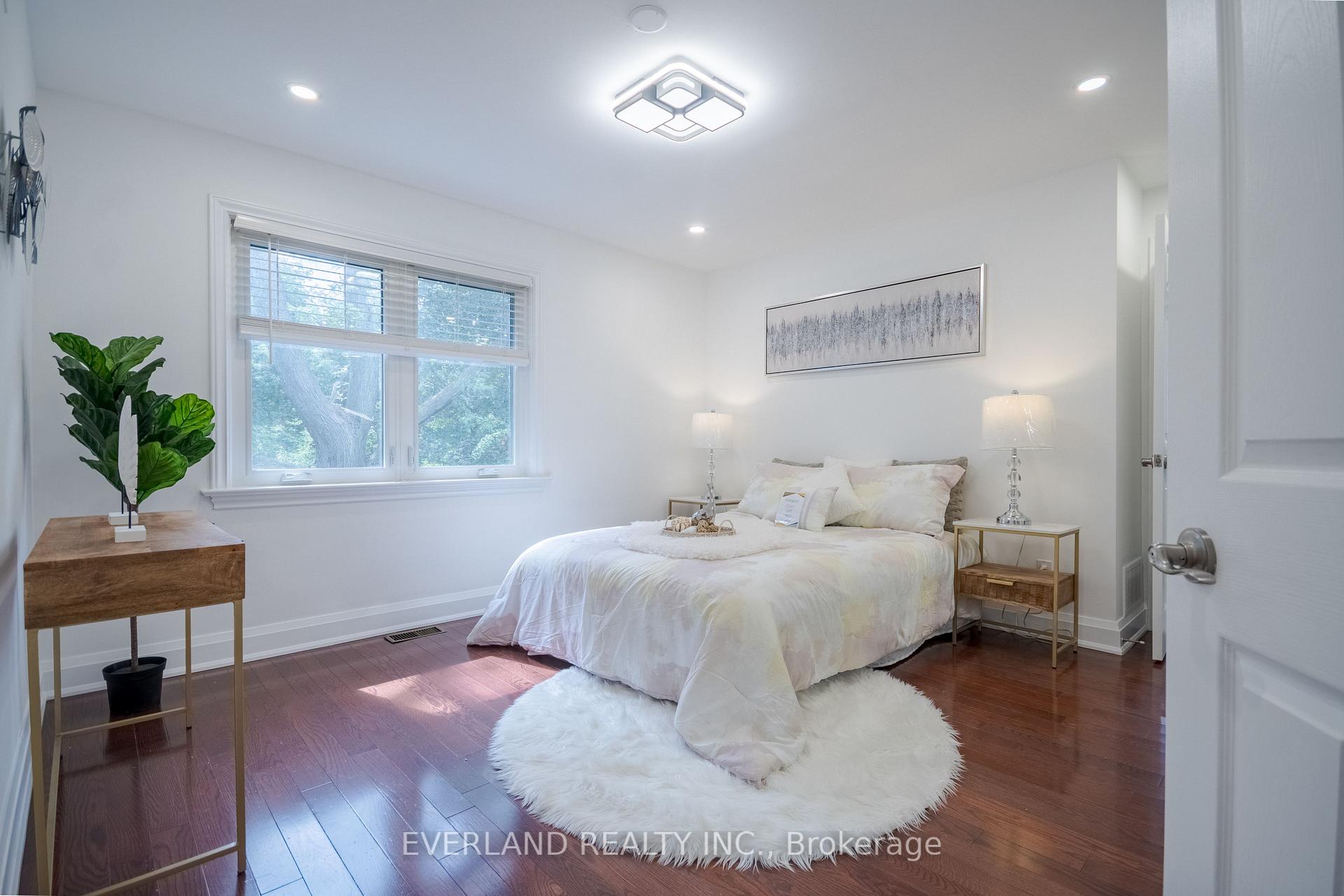 Photo 16 of 351 Lawrence Avenue W, Toronto, Bedford Park-Nortown — HOMEH