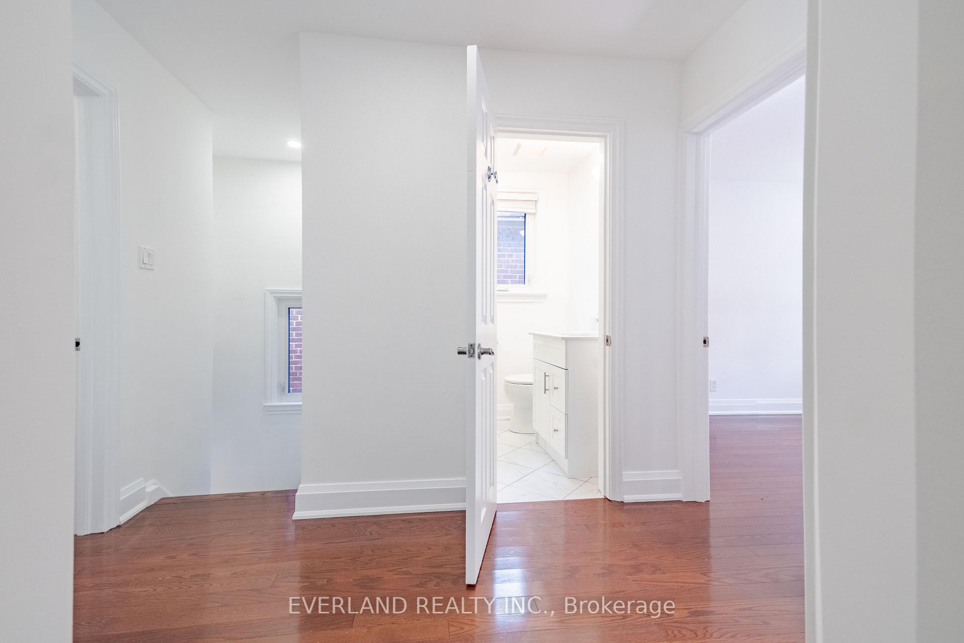 Photo 22 of 351 Lawrence Avenue W, Toronto, Bedford Park-Nortown — HOMEH