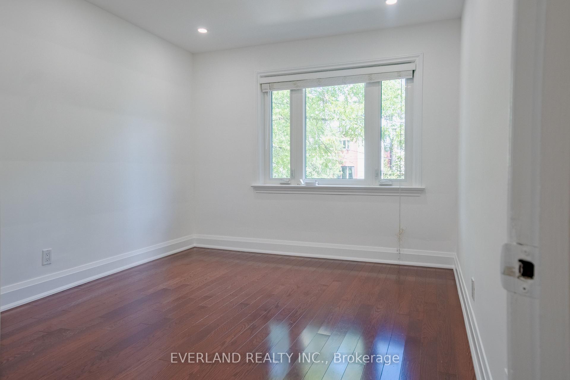 Photo 28 of 351 Lawrence Avenue W, Toronto, Bedford Park-Nortown — HOMEH