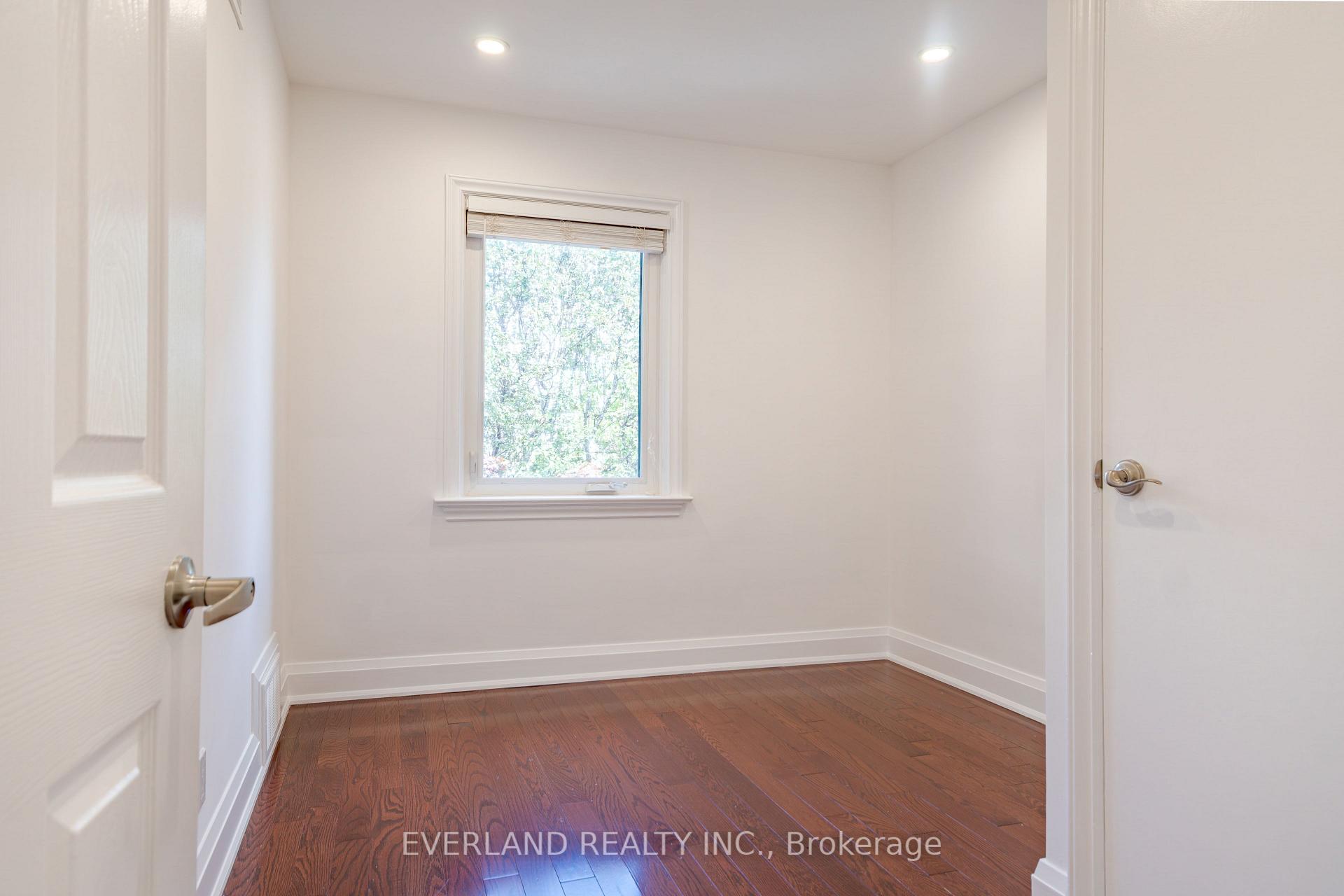 Photo 30 of 351 Lawrence Avenue W, Toronto, Bedford Park-Nortown — HOMEH