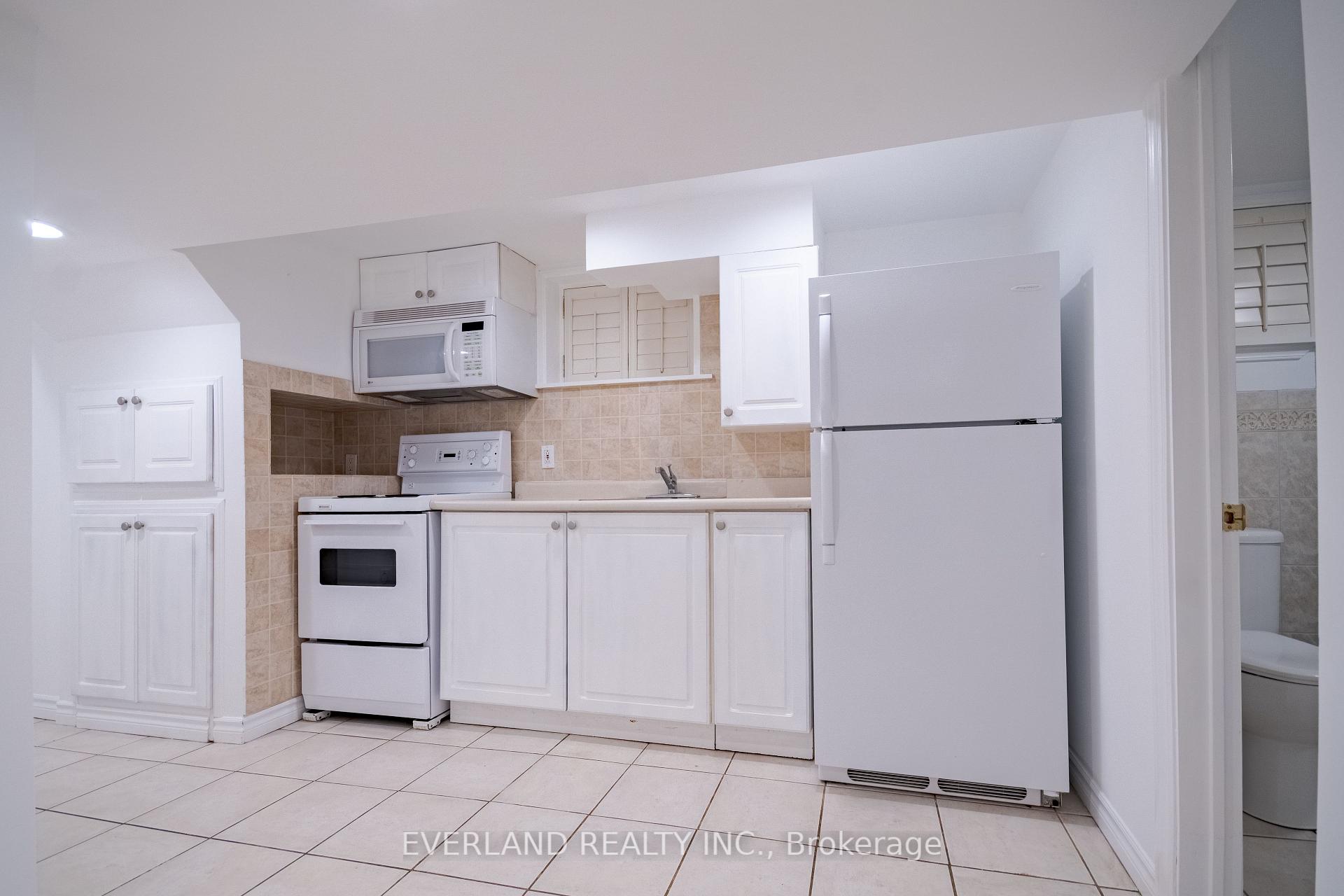 Photo 35 of 351 Lawrence Avenue W, Toronto, Bedford Park-Nortown — HOMEH