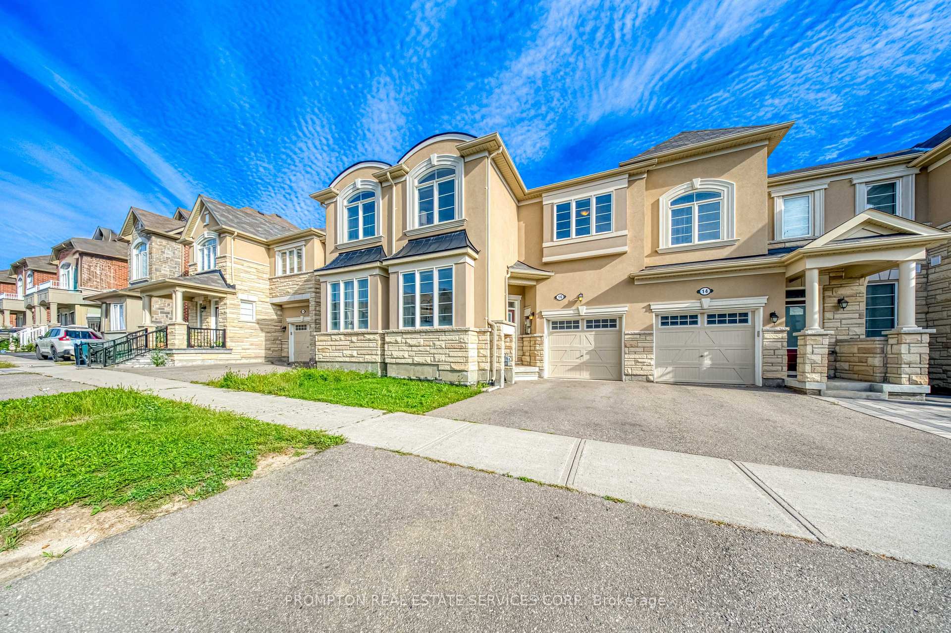 Photo 2 of 16 Ness Drive, Richmond Hill, Rural Richmond Hill — HOMEH