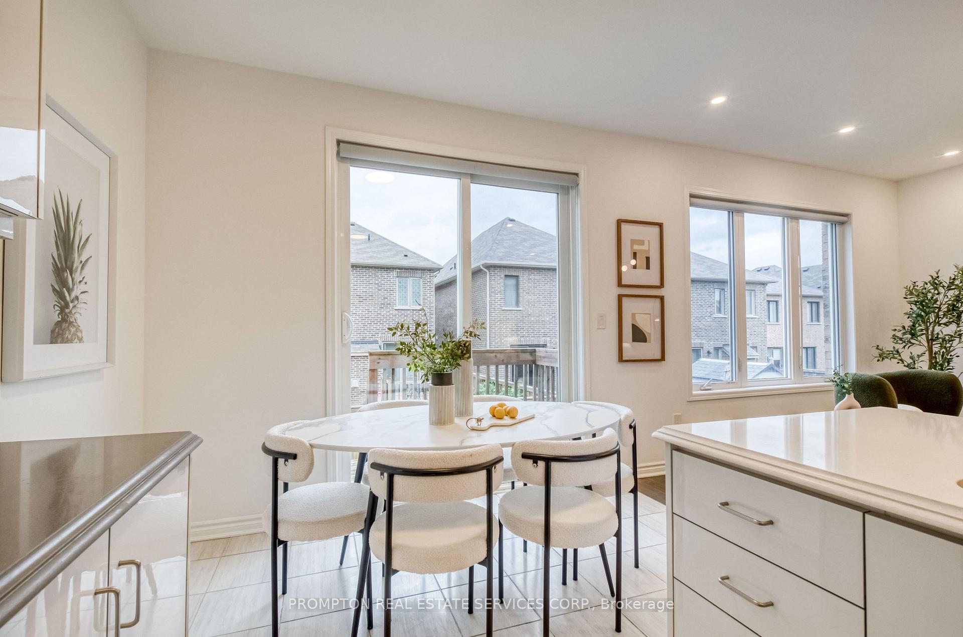 Photo 13 of 16 Ness Drive, Richmond Hill, Rural Richmond Hill — HOMEH