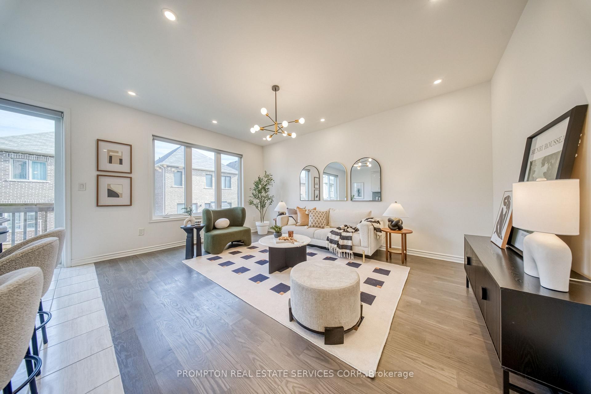Photo 14 of 16 Ness Drive, Richmond Hill, Rural Richmond Hill — HOMEH