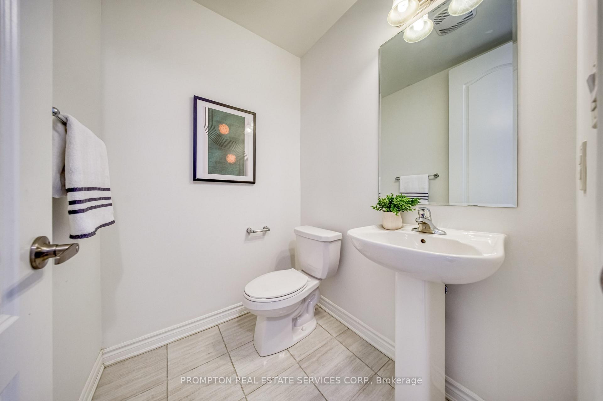 Photo 18 of 16 Ness Drive, Richmond Hill, Rural Richmond Hill — HOMEH