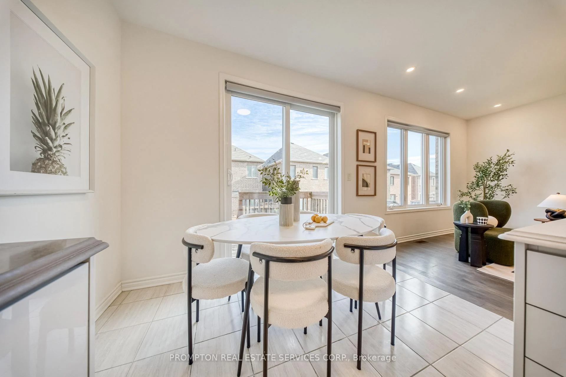 Photo 11 of 16 Ness Drive, Richmond Hill, Rural Richmond Hill — HOMEH