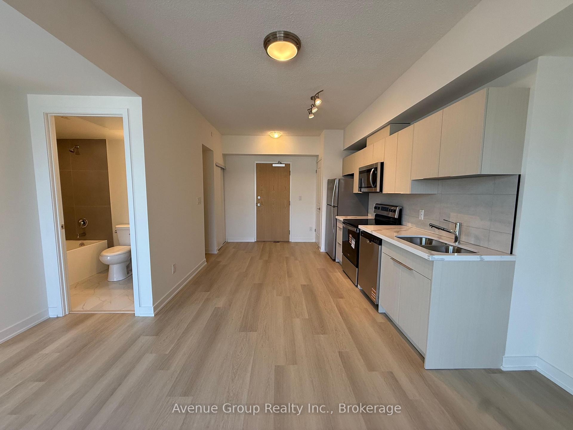 Photo 4 of Unit 215, 2825 Jane Street, North York, Glenfield-Jane Heights — HOMEH